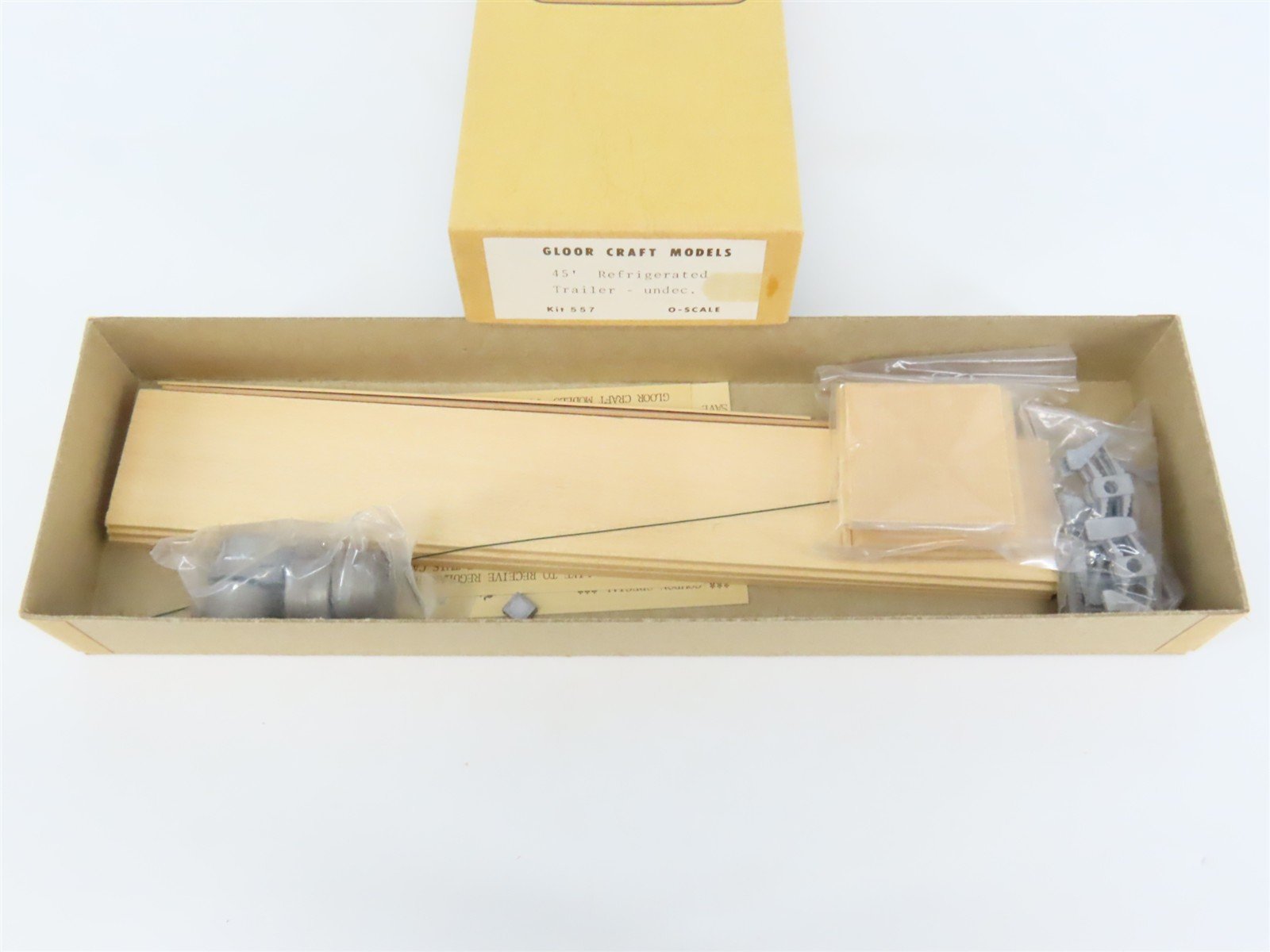 O Scale 2-Rail Gloor Craft 557 Undecorated 45' Refrigerated Trailer Kit