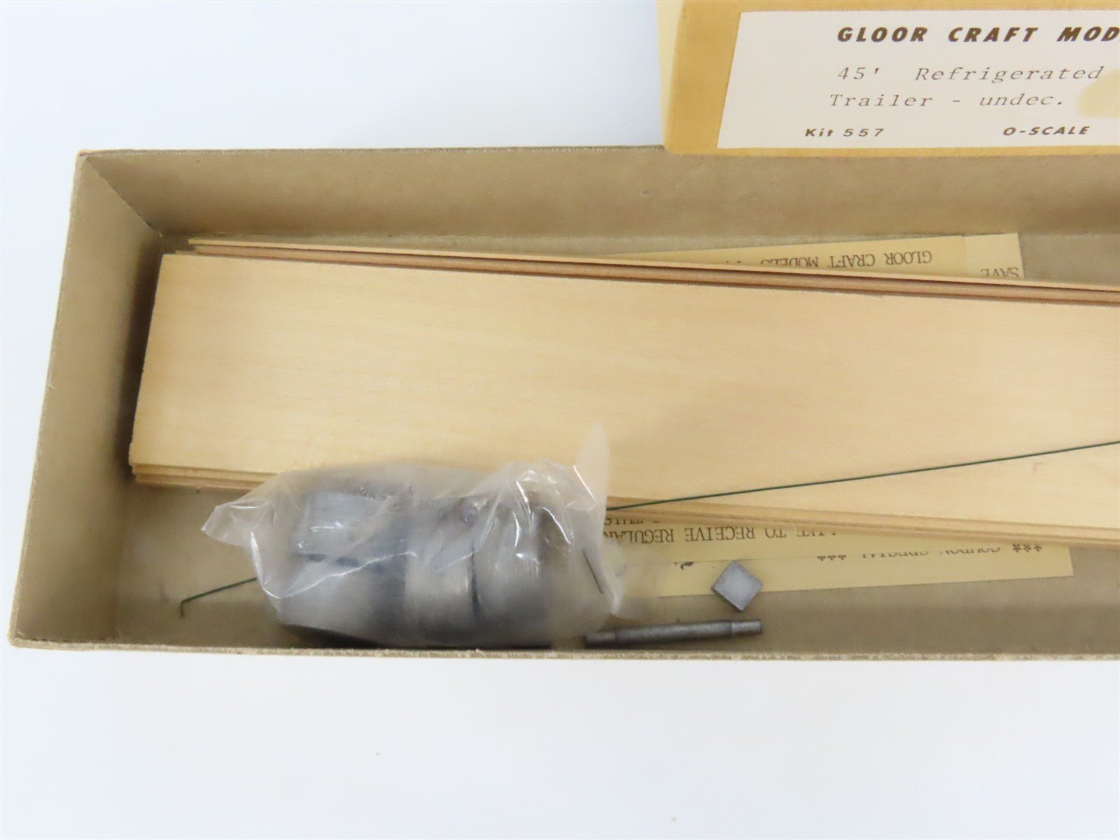 O Scale 2-Rail Gloor Craft 557 Undecorated 45' Refrigerated Trailer Kit