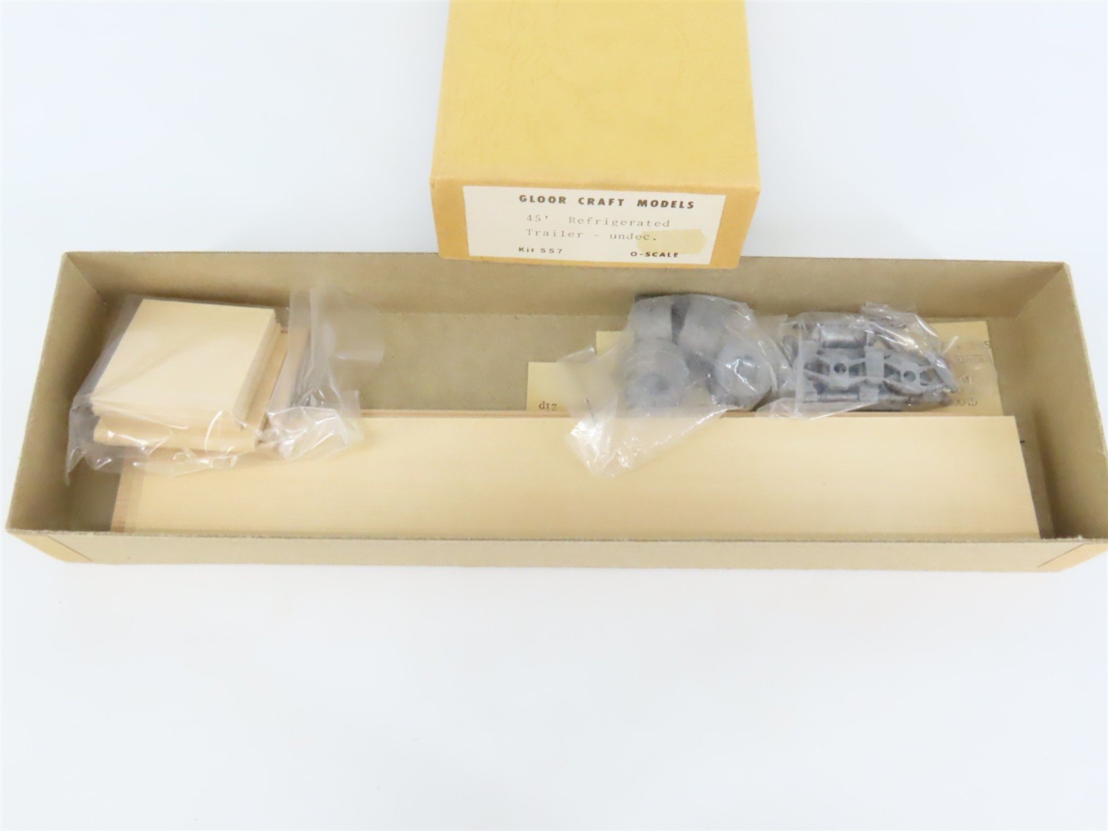O Scale 2-Rail Gloor Craft 557 Undecorated 45' Refrigerated Trailer Kit