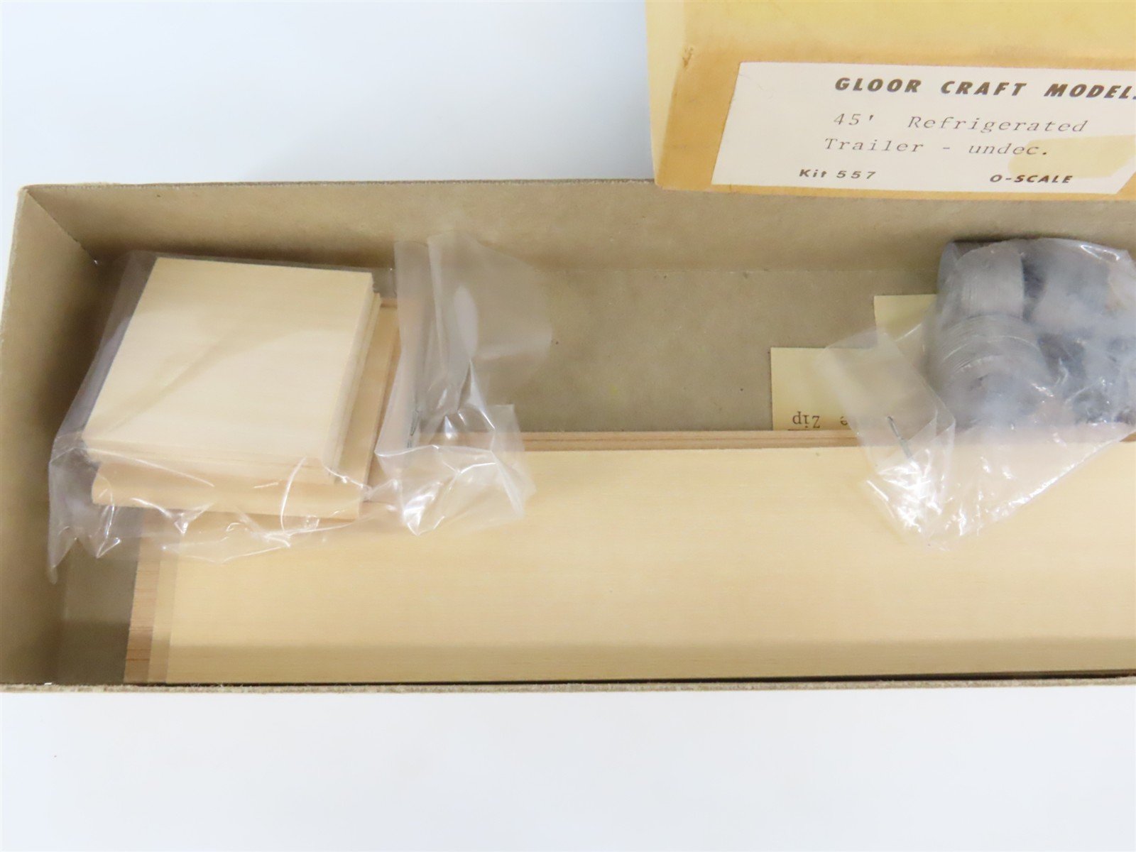 O Scale 2-Rail Gloor Craft 557 Undecorated 45' Refrigerated Trailer Kit