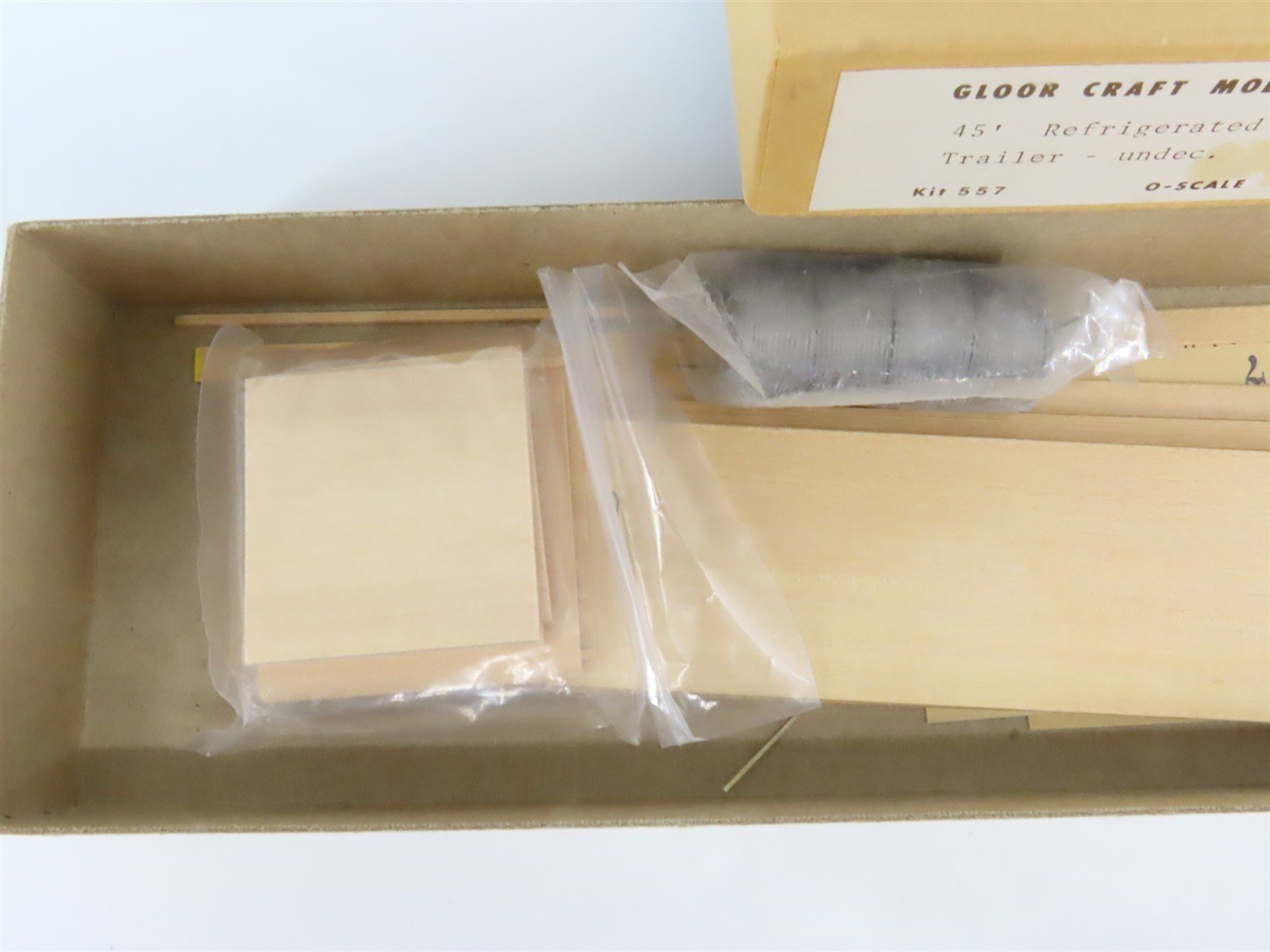 O Scale 2-Rail Gloor Craft 557 Undecorated 45' Refrigerated Trailer Kit