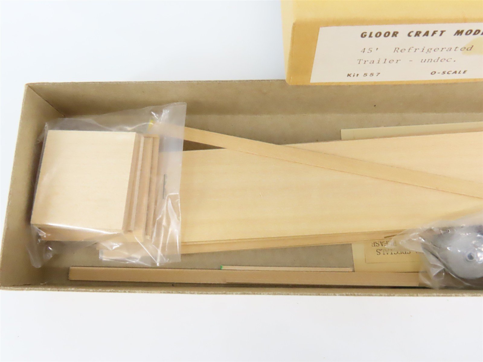 O Scale 2-Rail Gloor Craft 557 Undecorated 45' Refrigerated Trailer Kit