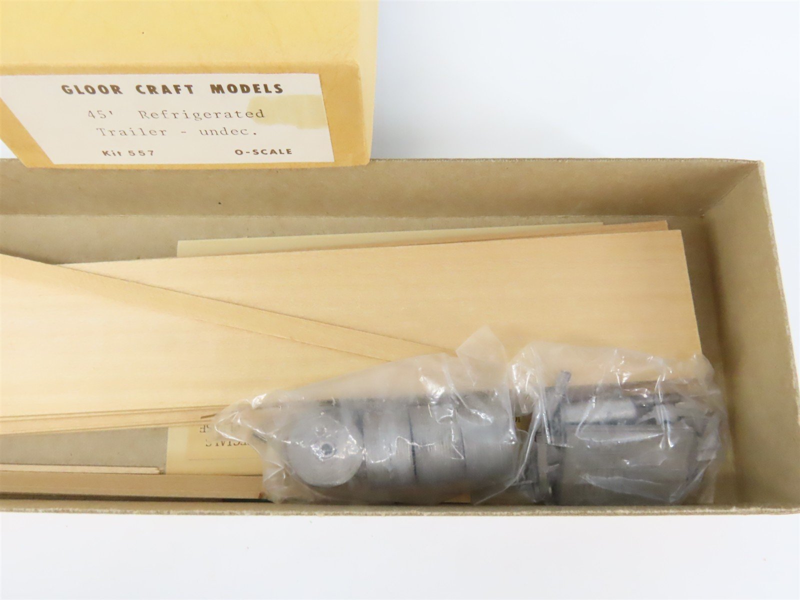 O Scale 2-Rail Gloor Craft 557 Undecorated 45' Refrigerated Trailer Kit