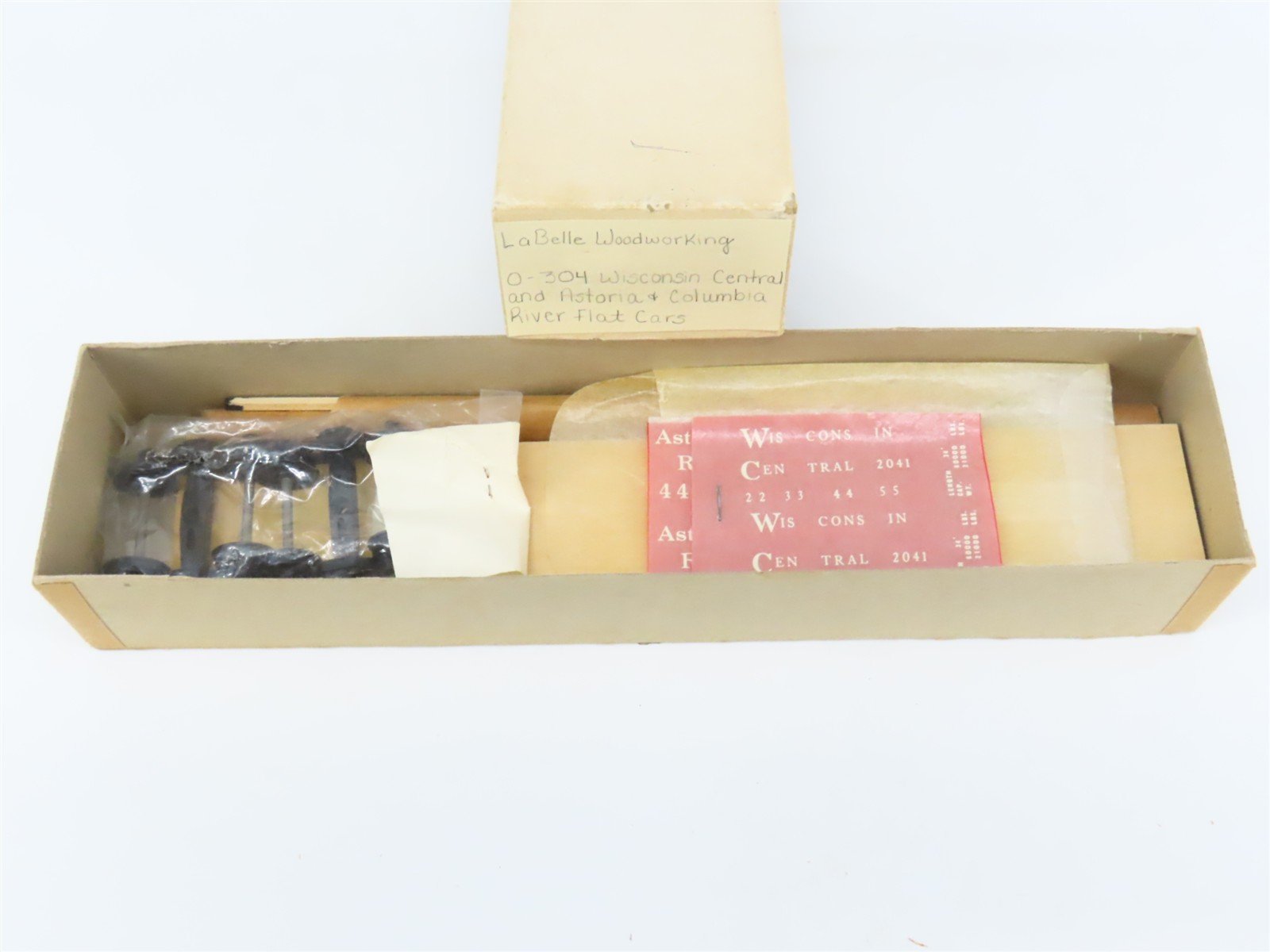 O 2-Rail La Belle O-304 Wisconsin Central, Astoria & Columbia Flatcar 2-Car Kits