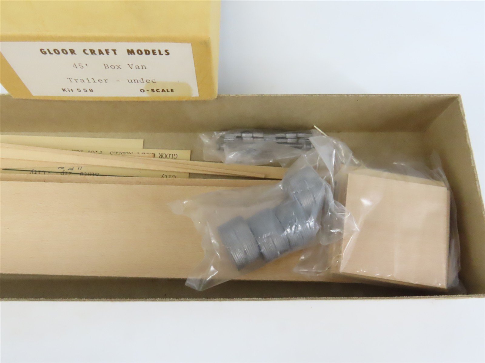 O Scale 2-Rail Gloor Craft 558 Undecorated 45' Box Van Trailer Kit