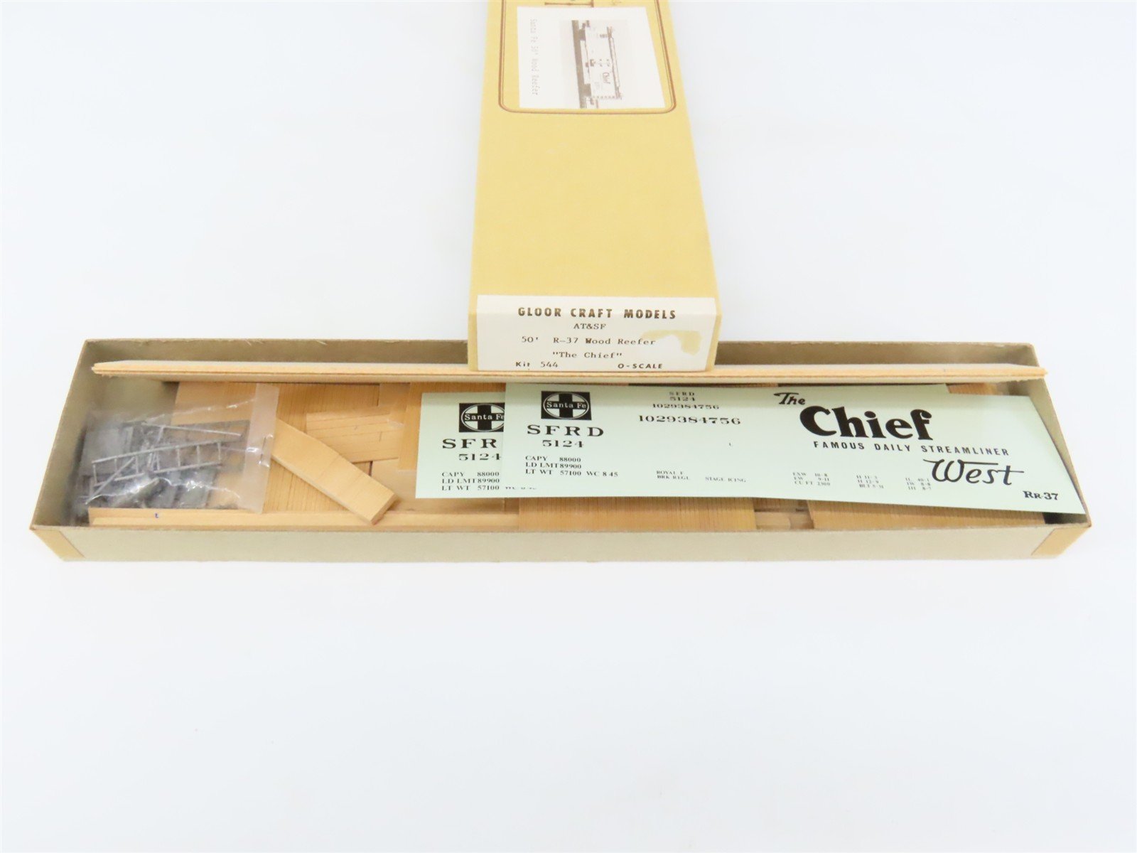O 2-Rail Gloor Craft 544 SFRD ATSF Santa Fe 50' R-37 Wood Reefer Car #5124 Kit