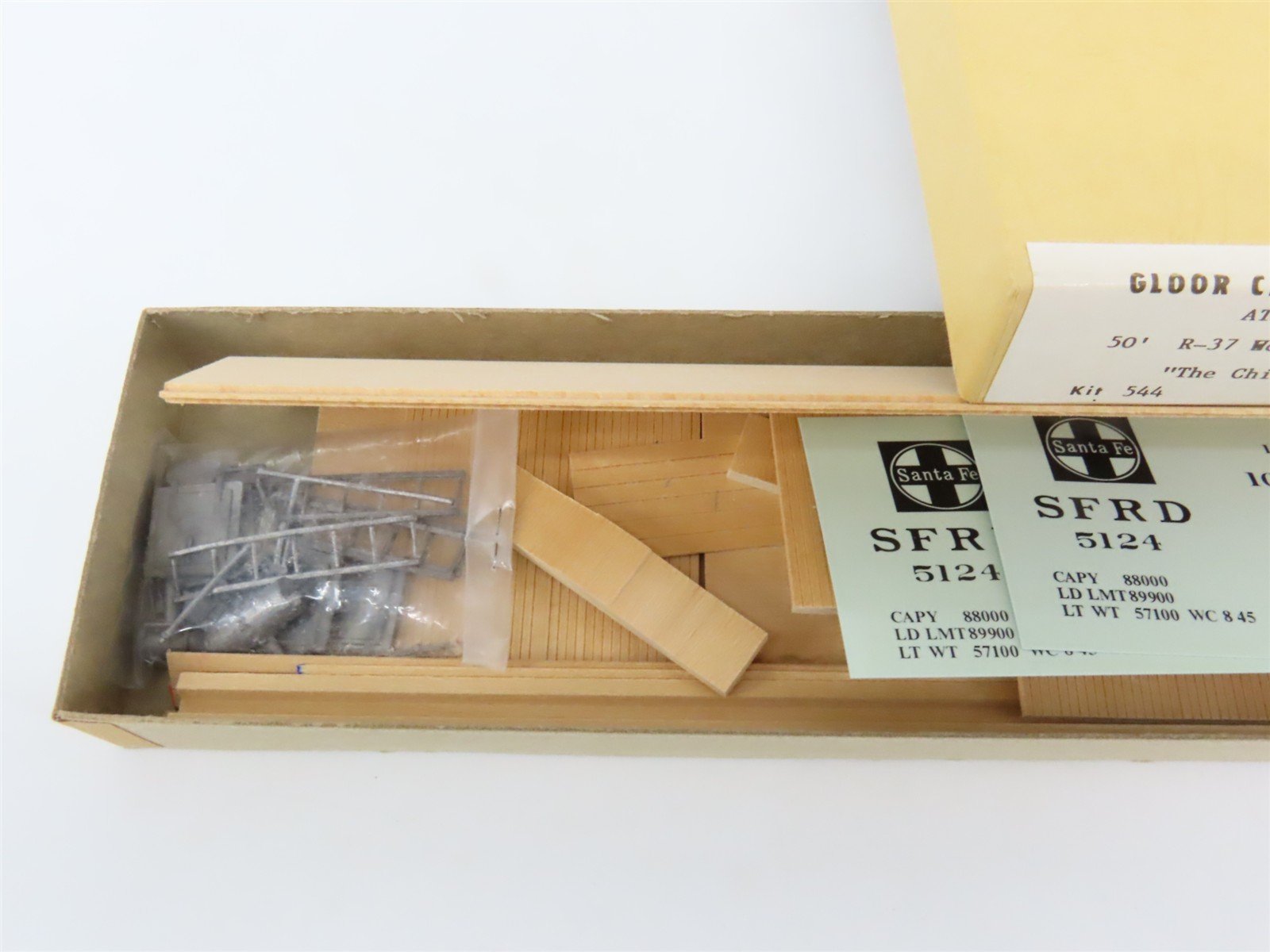 O 2-Rail Gloor Craft 544 SFRD ATSF Santa Fe 50' R-37 Wood Reefer Car #5124 Kit