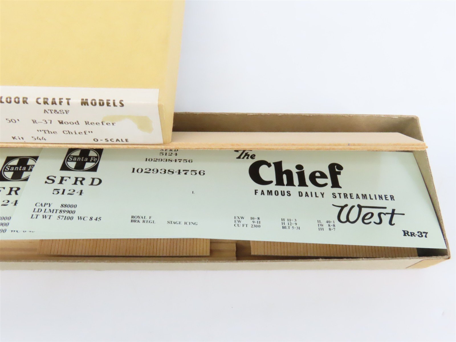 O 2-Rail Gloor Craft 544 SFRD ATSF Santa Fe 50' R-37 Wood Reefer Car #5124 Kit