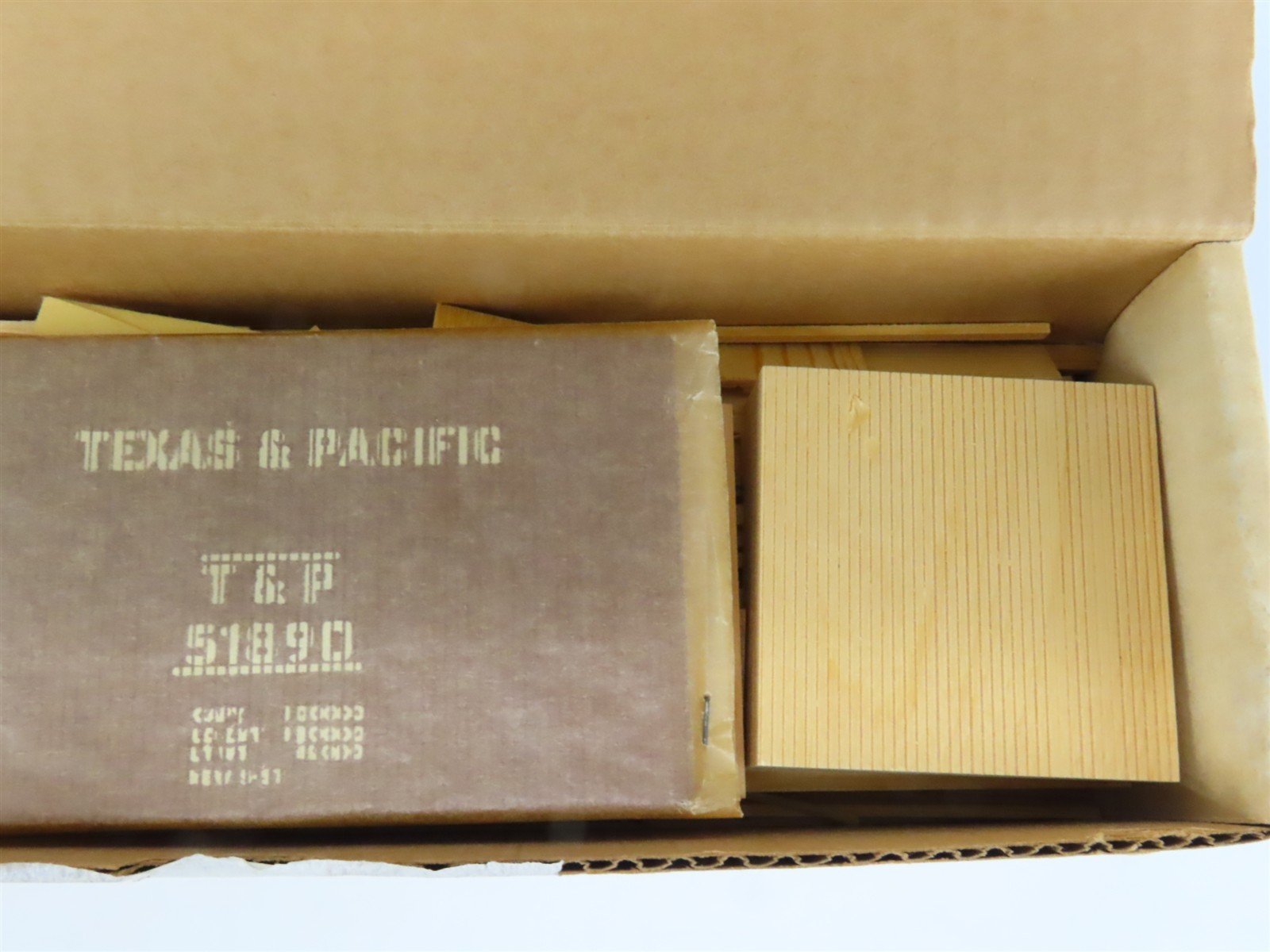 O Scale 2-Rail Mainline Models OBC-35 T&P Texas & Pacific 40' Boxcar #51890 Kit