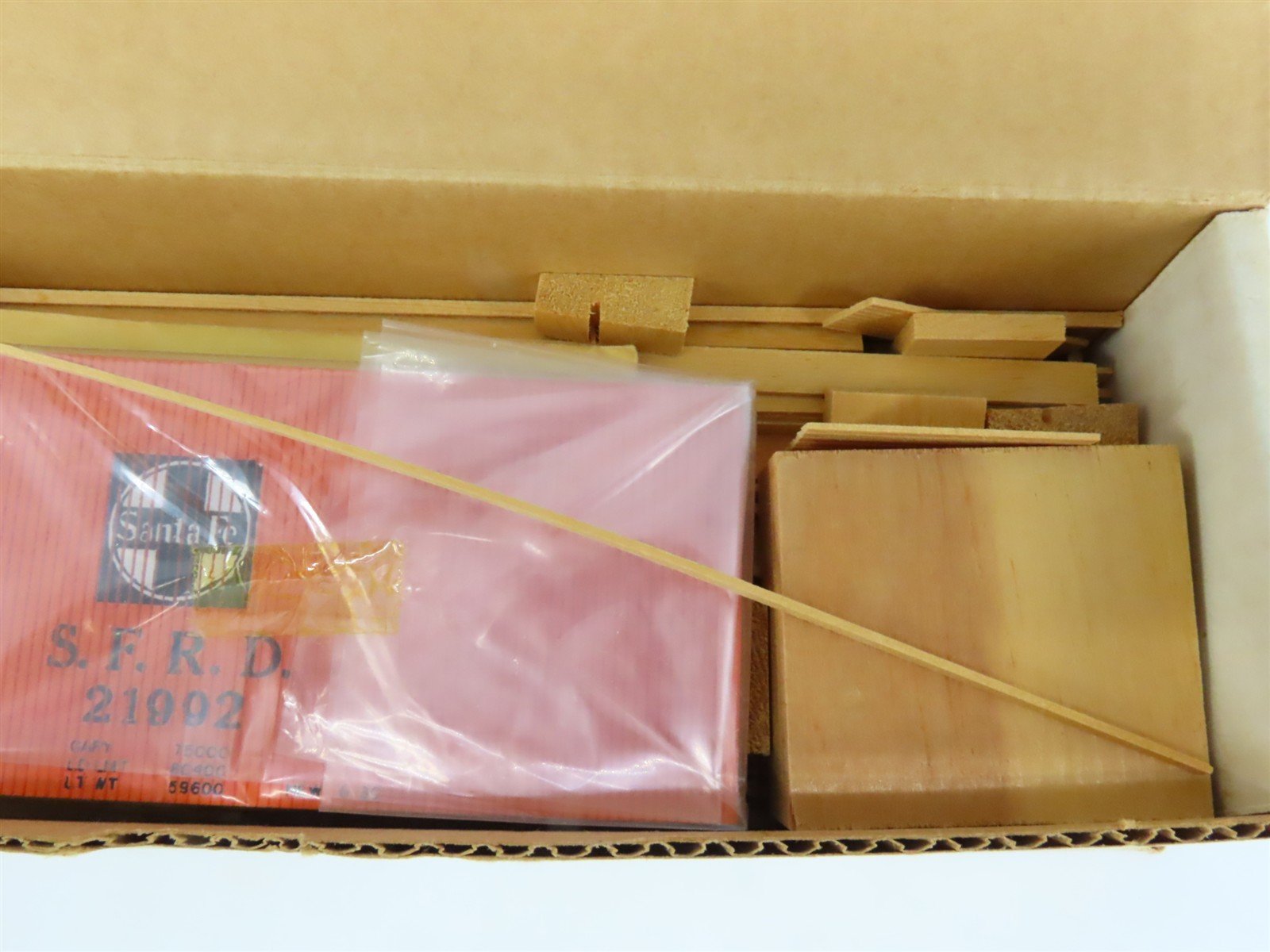 O Scale 2-Rail Mainline Models SFRD Santa Fe 40' Standard Reefer #21992 Kit