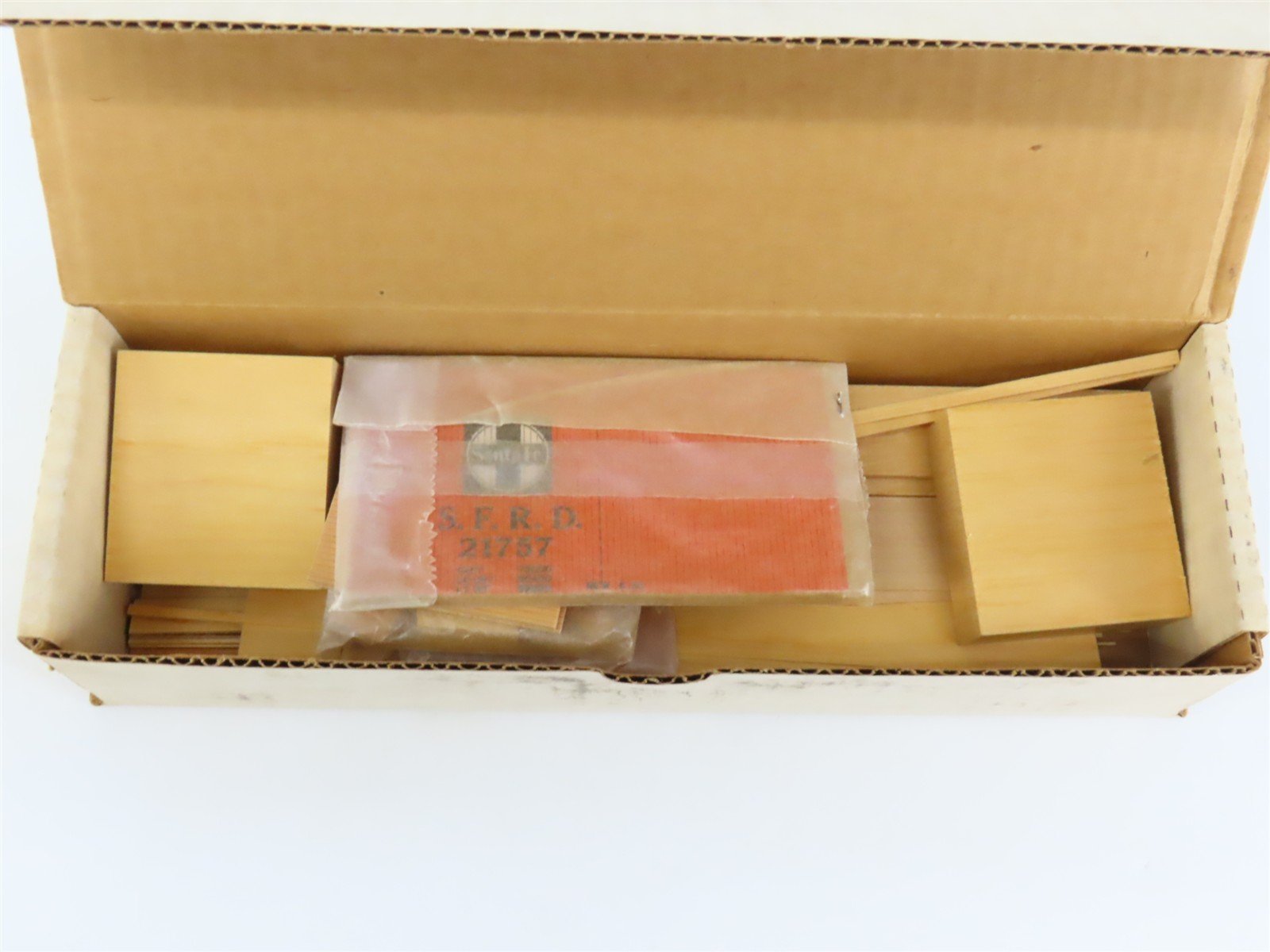 O Scale 2-Rail Mainline Models SFRD Santa Fe 40' Reefer #21757 Kit