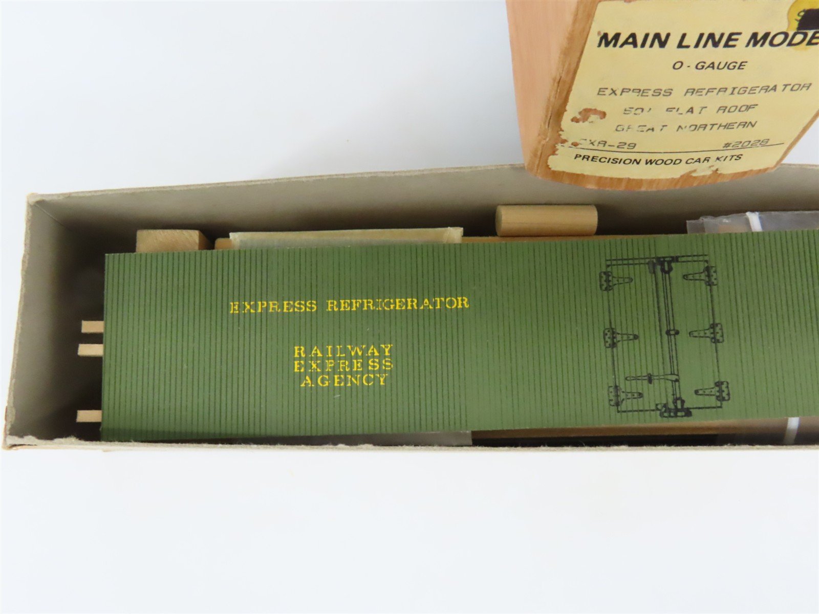 O 2-Rail Mainline Models OXR-29 GN Great Northern 50' Express Reefer #2028 Kit