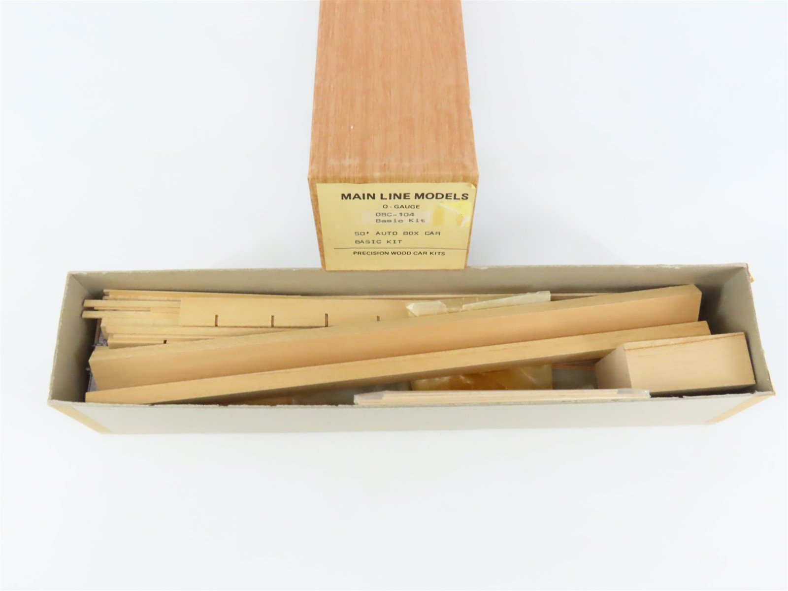 O Scale 2-Rail Mainline Models OBC-104 GN Great Northern 50' Auto Boxcar Kit