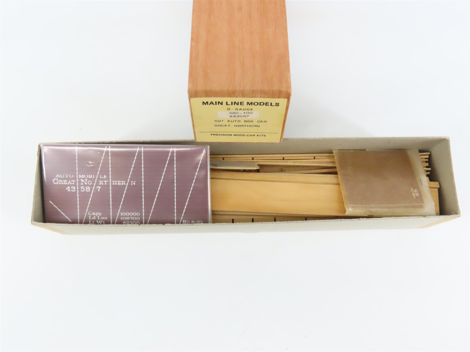 O 2-Rail Mainline Models OBC-100 GN Great Northern 50' Auto Boxcar #43587 Kit