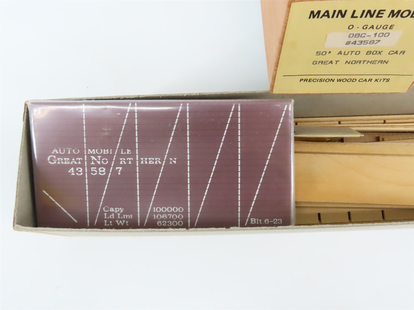 O 2-Rail Mainline Models OBC-100 GN Great Northern 50' Auto Boxcar #43587 Kit