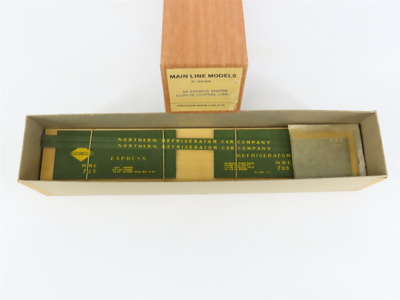 O 2-Rail Mainline Models OBC-11 NRC Illinois Central 50' Express Reefer #725 Kit