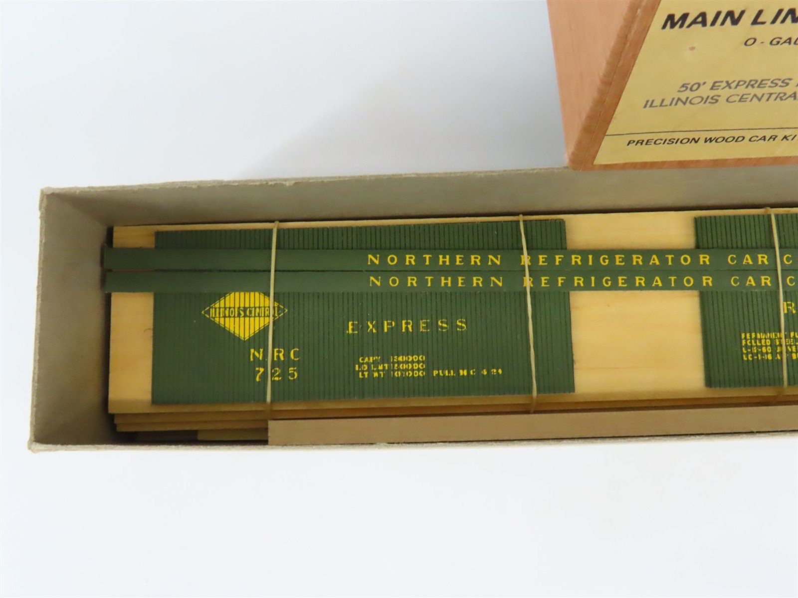 O 2-Rail Mainline Models OBC-11 NRC Illinois Central 50' Express Reefer #725 Kit