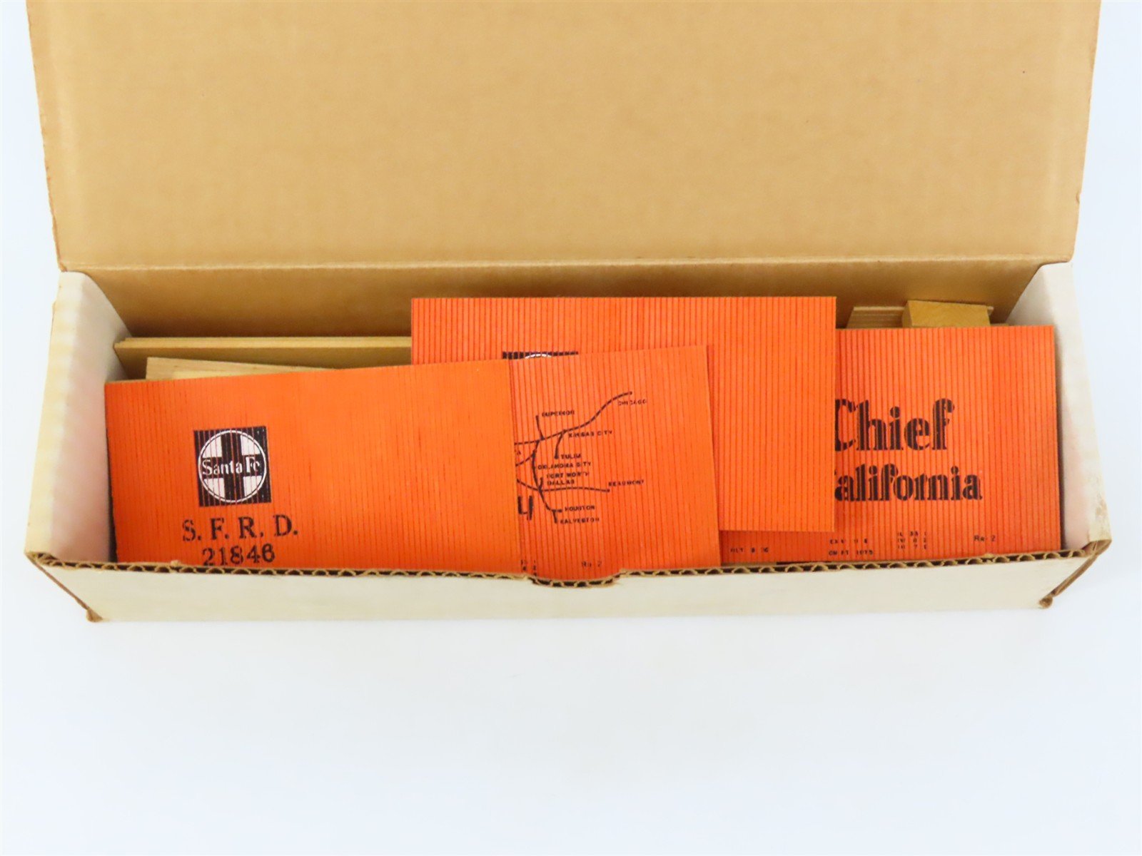 O Scale 2-Rail Mainline OR-14 SFRD Santa Fe 40' Standard Reefer #21846 Kit