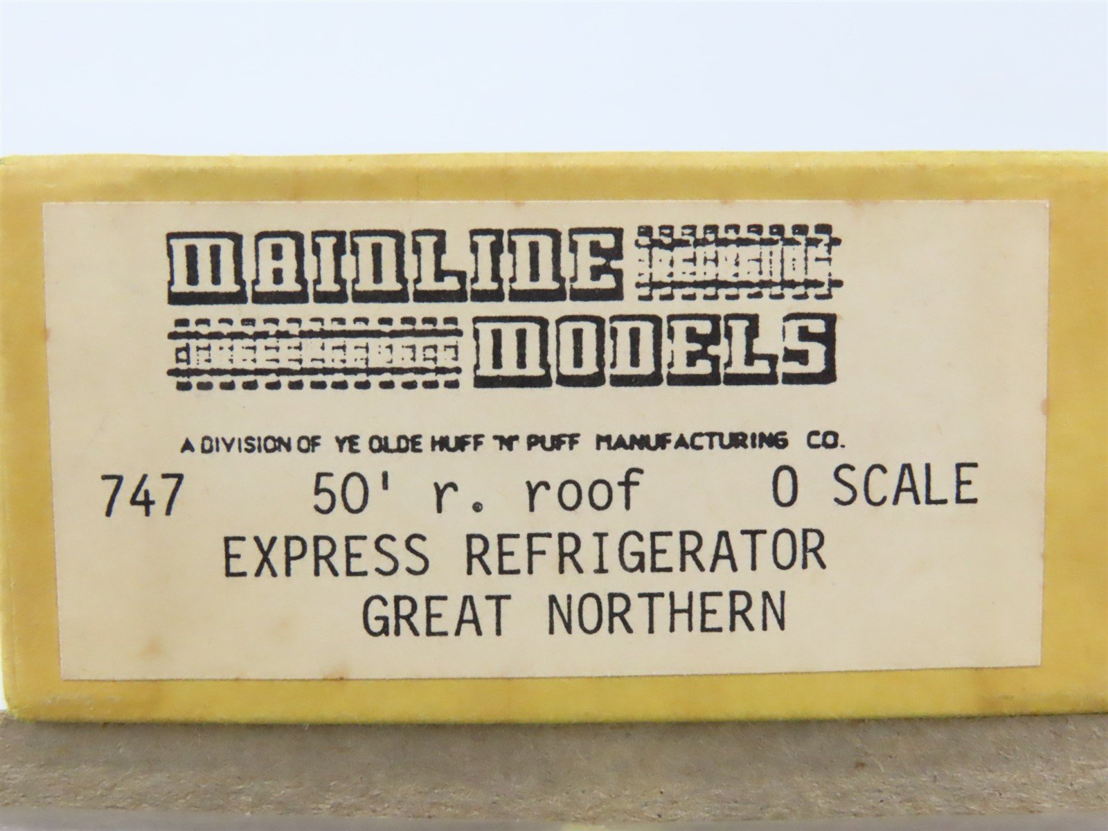 O Scale 2-Rail Mainline Models 747 GN 50' REA Express Reefer Car #2028 Kit