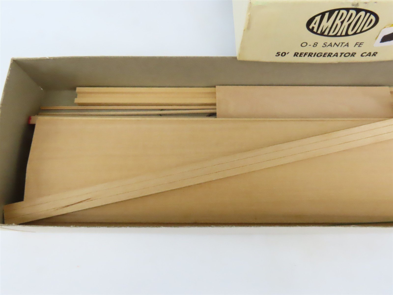 O Scale 2-Rail Ambroid O-8 SFRD Santa Fe 50' Refrigerator Car #5124 Kit