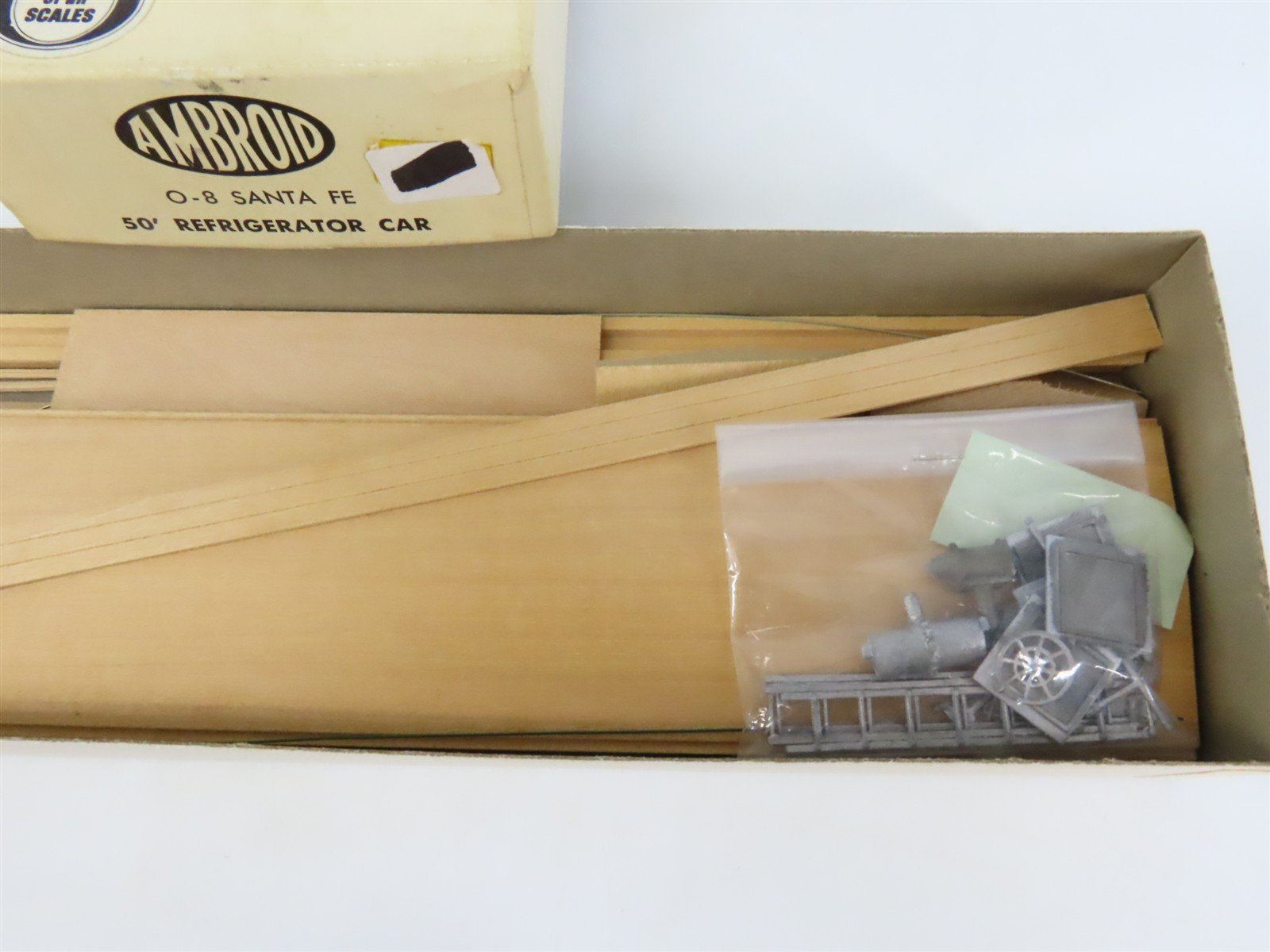 O Scale 2-Rail Ambroid O-8 SFRD Santa Fe 50' Refrigerator Car #5124 Kit