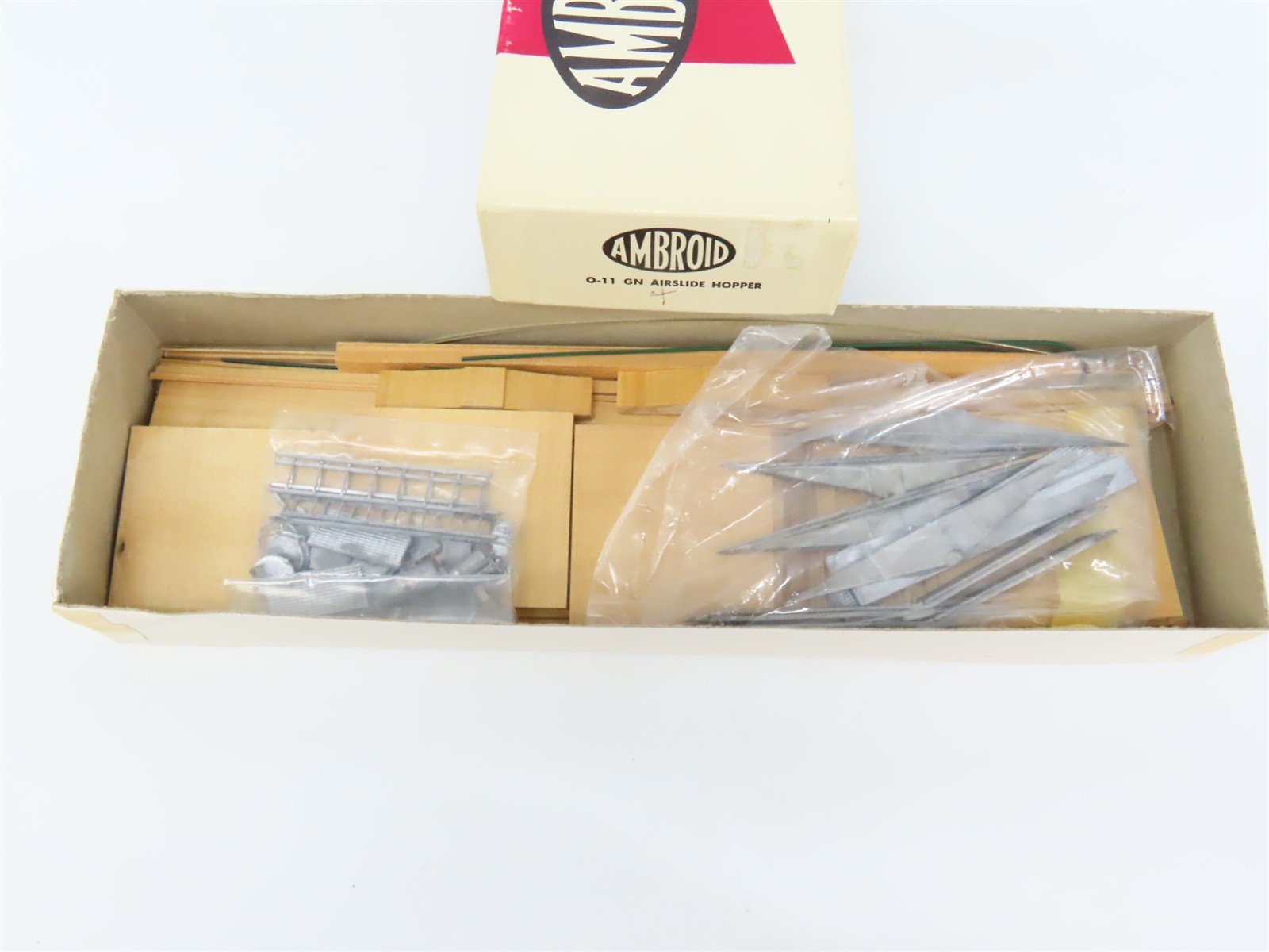O Scale 2-Rail Ambroid O-11 GN Great Northern Airslide Hopper Car #71847 Kit