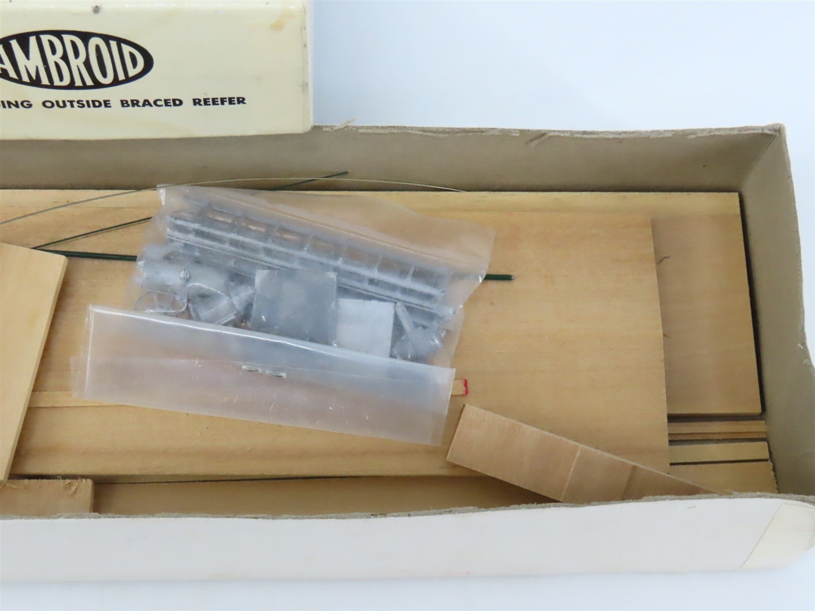 O Scale 2-Rail Ambroid O-14 RDG Reading Outside Braced Reefer Car Kit