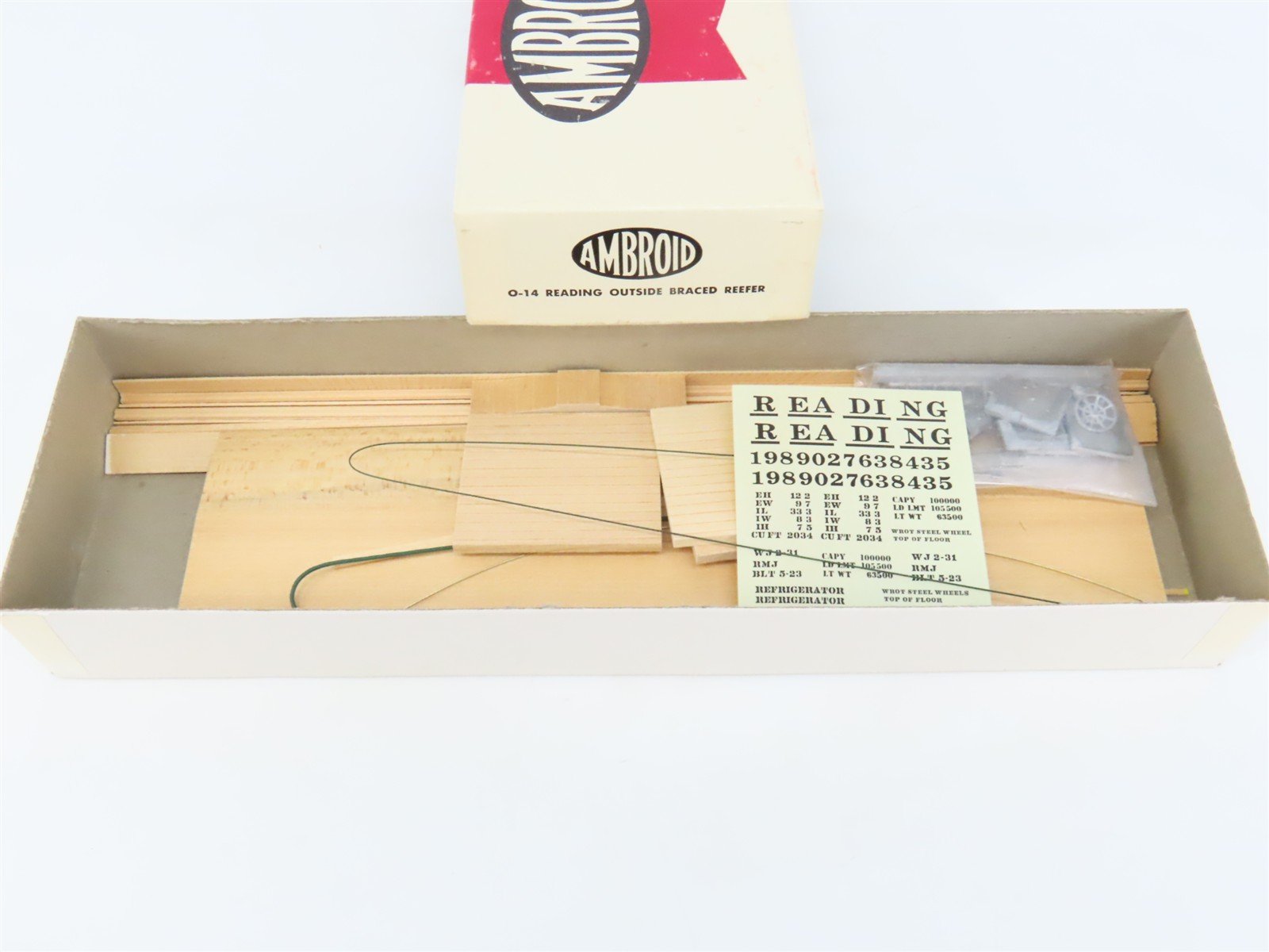 O Scale 2-Rail Ambroid Craftsman Kit #O-14 Undecorated RDG Outside-Braced Reefer