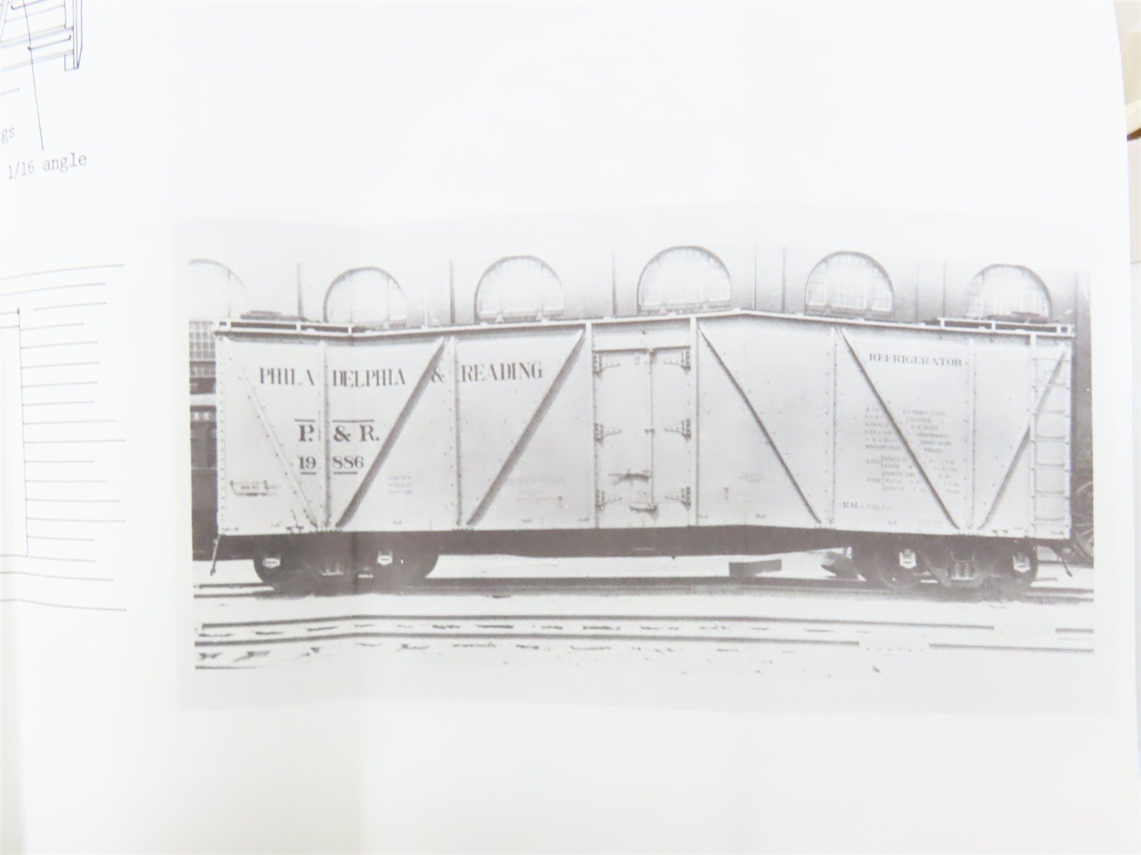 O Scale 2-Rail Ambroid Craftsman Kit #O-14 Undecorated RDG Outside-Braced Reefer
