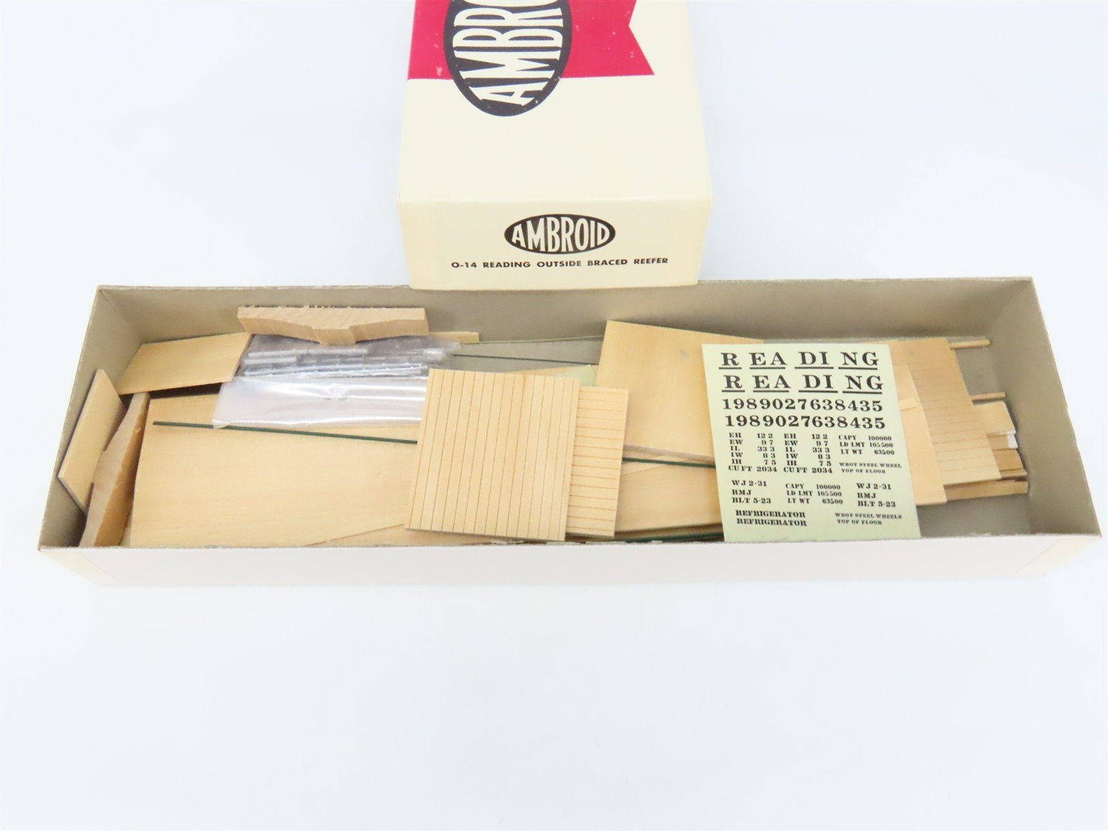 O Scale 2-Rail Ambroid Craftsman Kit #O-14 Undecorated RDG Outside-Braced Reefer