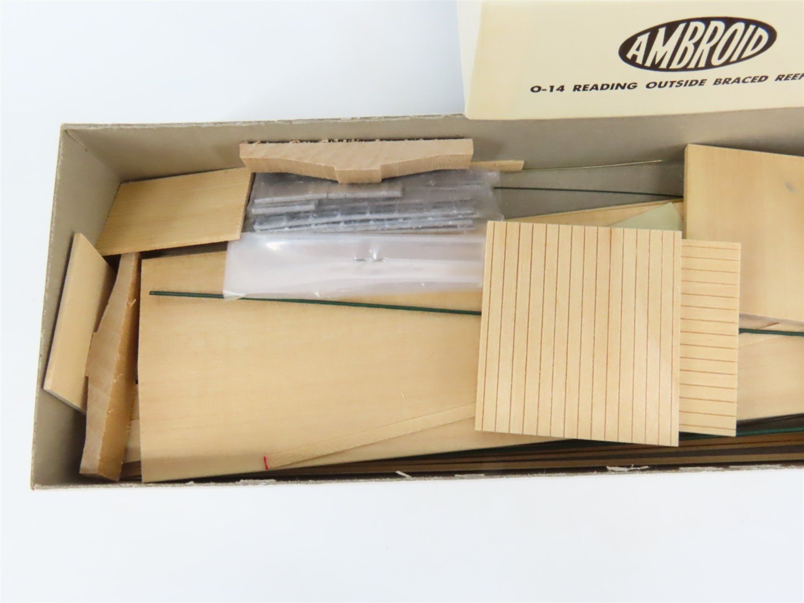 O Scale 2-Rail Ambroid Craftsman Kit #O-14 Undecorated RDG Outside-Braced Reefer