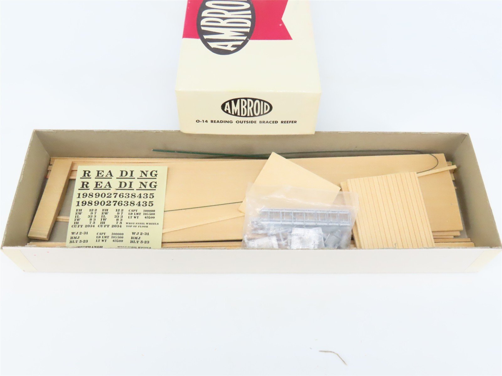 O Scale 2-Rail Ambroid Craftsman Kit #O-14 Undecorated RDG Outside-Braced Reefer
