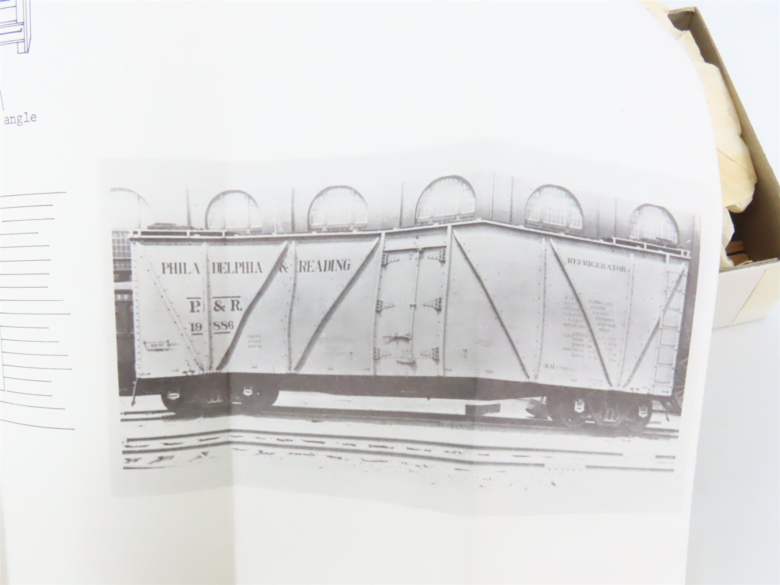 O Scale 2-Rail Ambroid Craftsman Kit #O-14 Undecorated RDG Outside-Braced Reefer