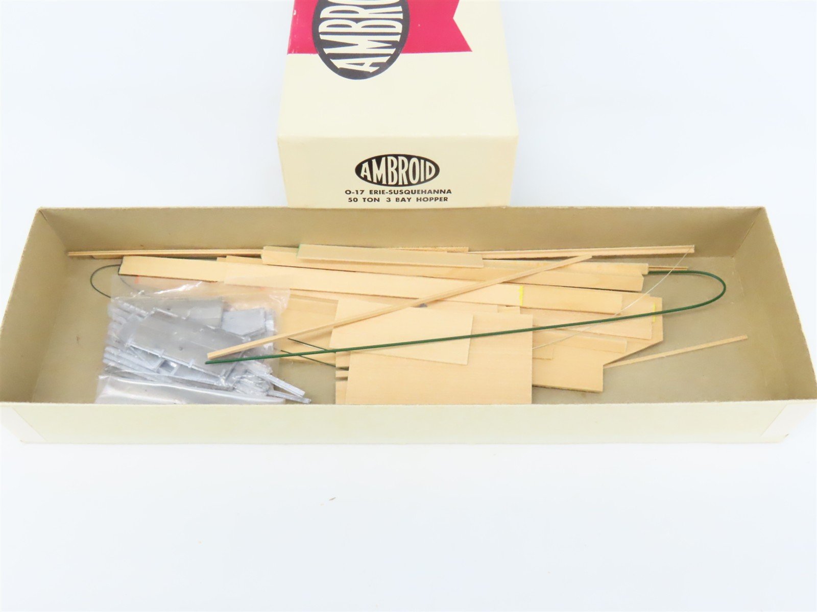 O Scale 2-Rail Ambroid Craftsman Kit #O-17 Undecorated ERIE/NYSW 3-Bay Hopper