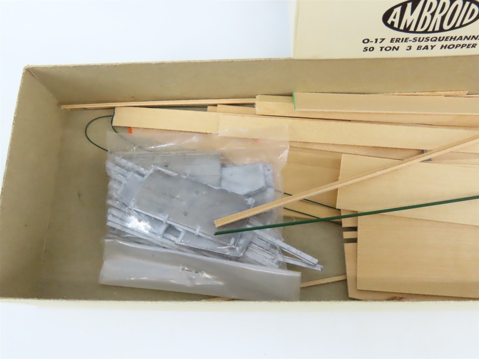 O Scale 2-Rail Ambroid Craftsman Kit #O-17 Undecorated ERIE/NYSW 3-Bay Hopper
