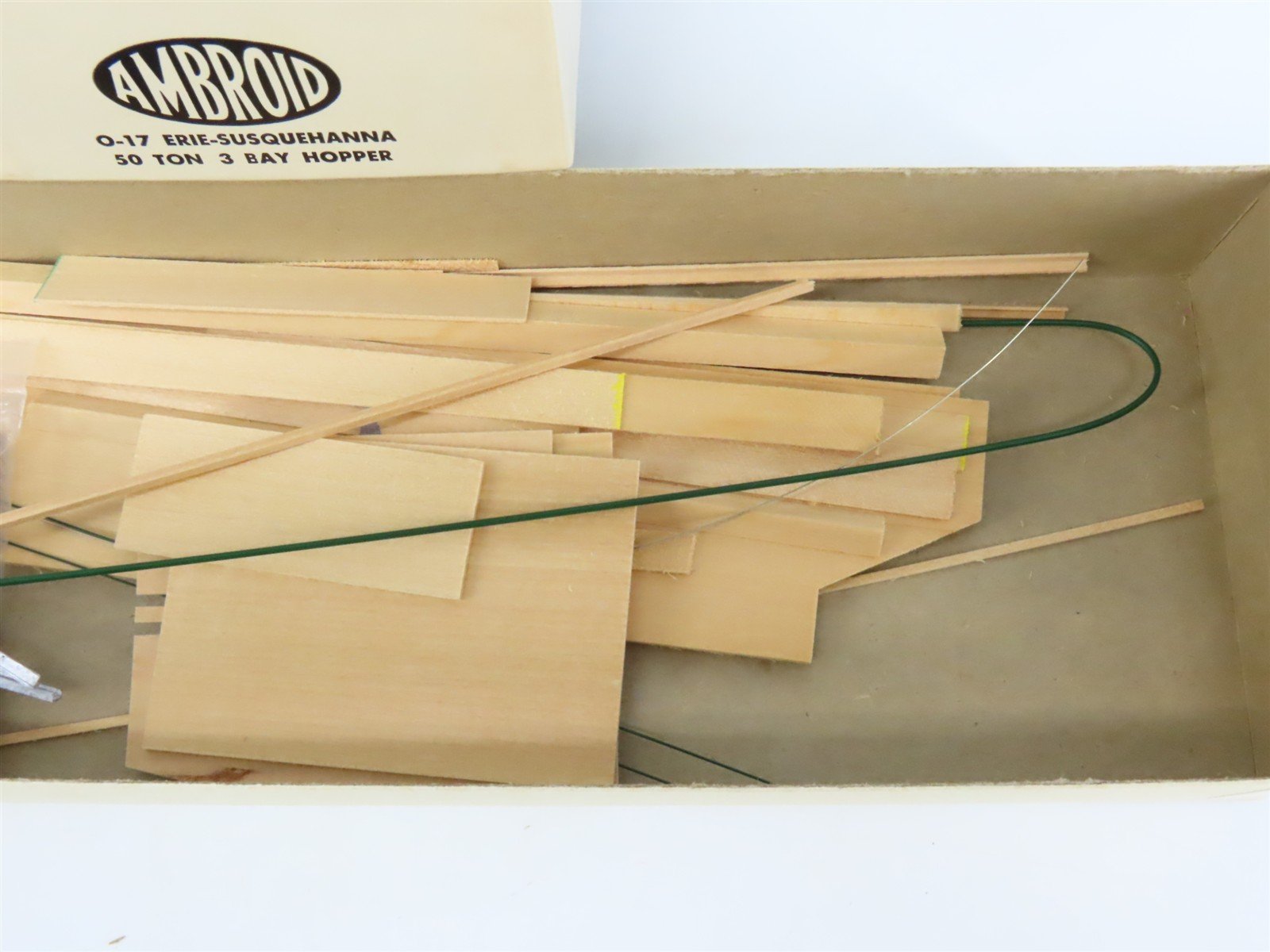 O Scale 2-Rail Ambroid Craftsman Kit #O-17 Undecorated ERIE/NYSW 3-Bay Hopper