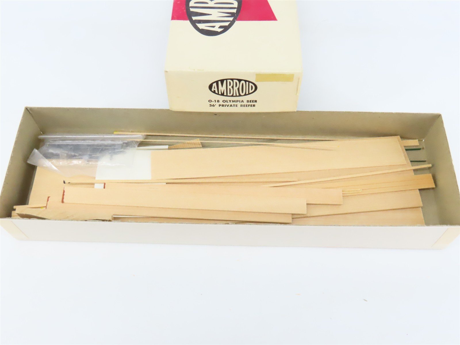 O Scale 2-Rail Ambroid Craftsman Kit #O-18 Undecorated Olympia Beer 36' Reefer