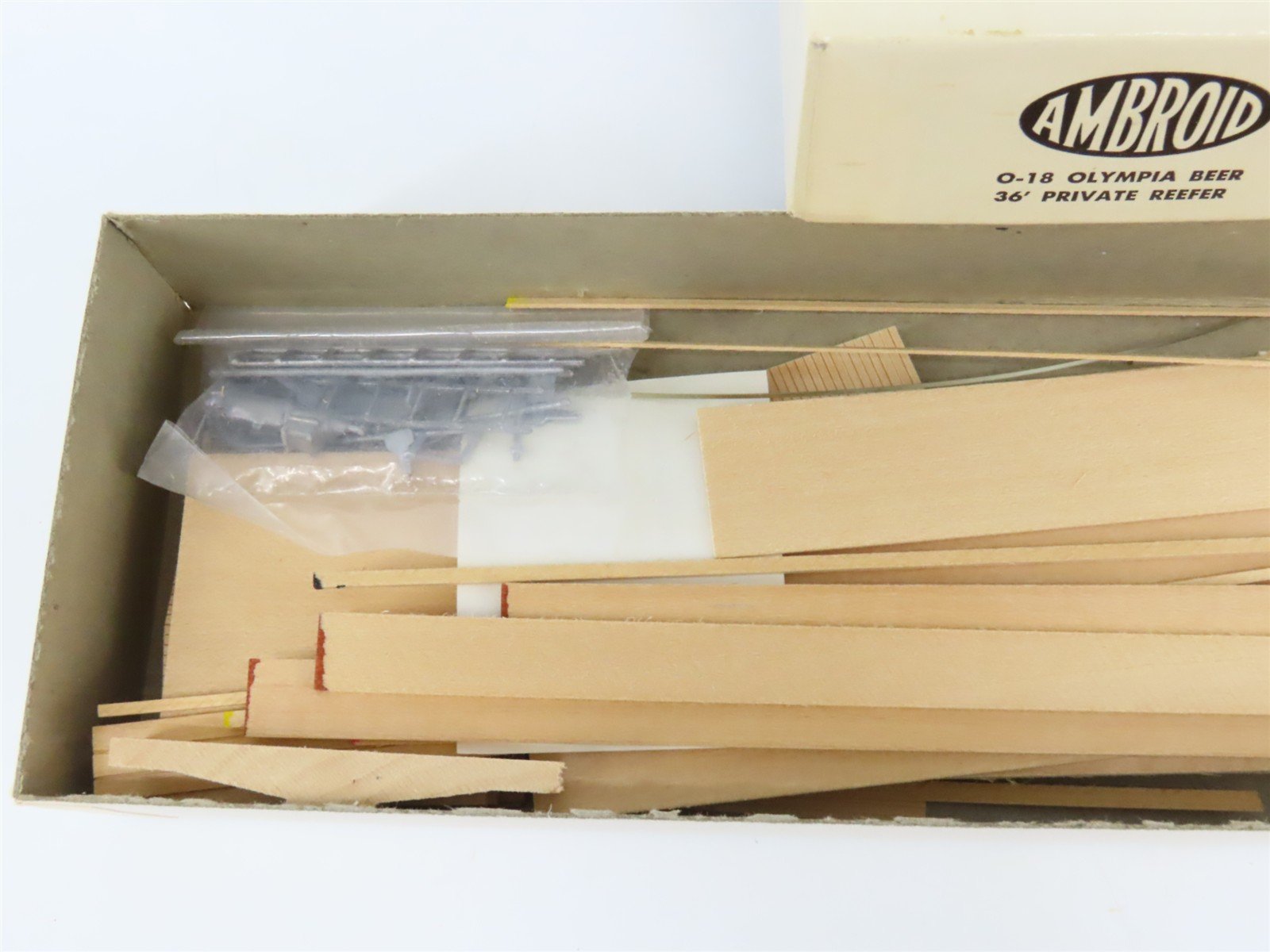 O Scale 2-Rail Ambroid Craftsman Kit #O-18 Undecorated Olympia Beer 36' Reefer