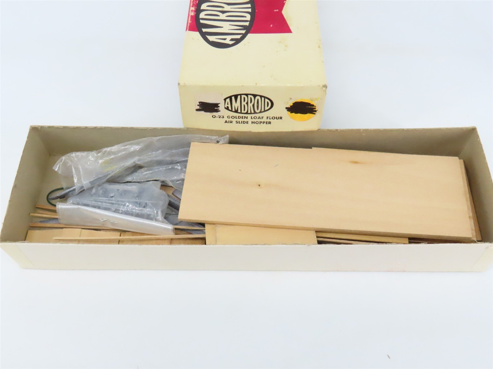 O 2-Rail Ambroid Craftsman Kit #O-23 Undecorated Golden Loaf Airslide Hopper
