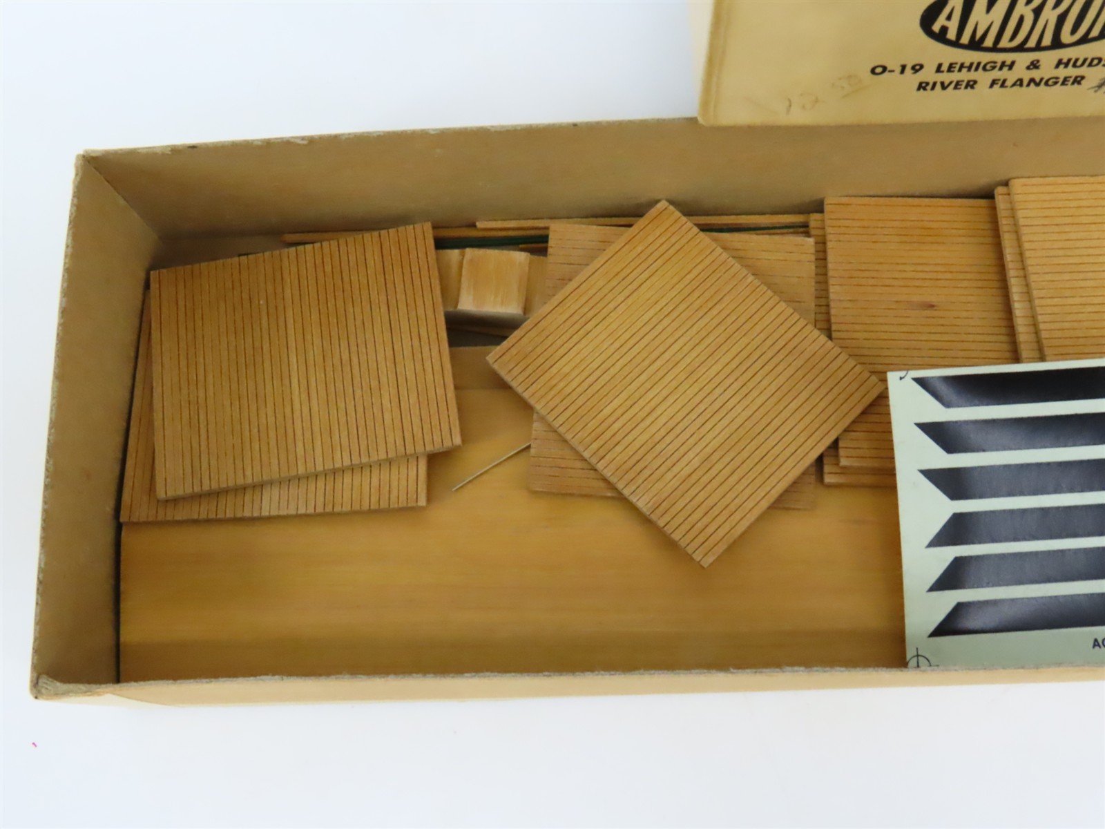 O Scale 2-Rail Ambroid Craftsman Kit #O-19 Undecorated LHR Flanger Car