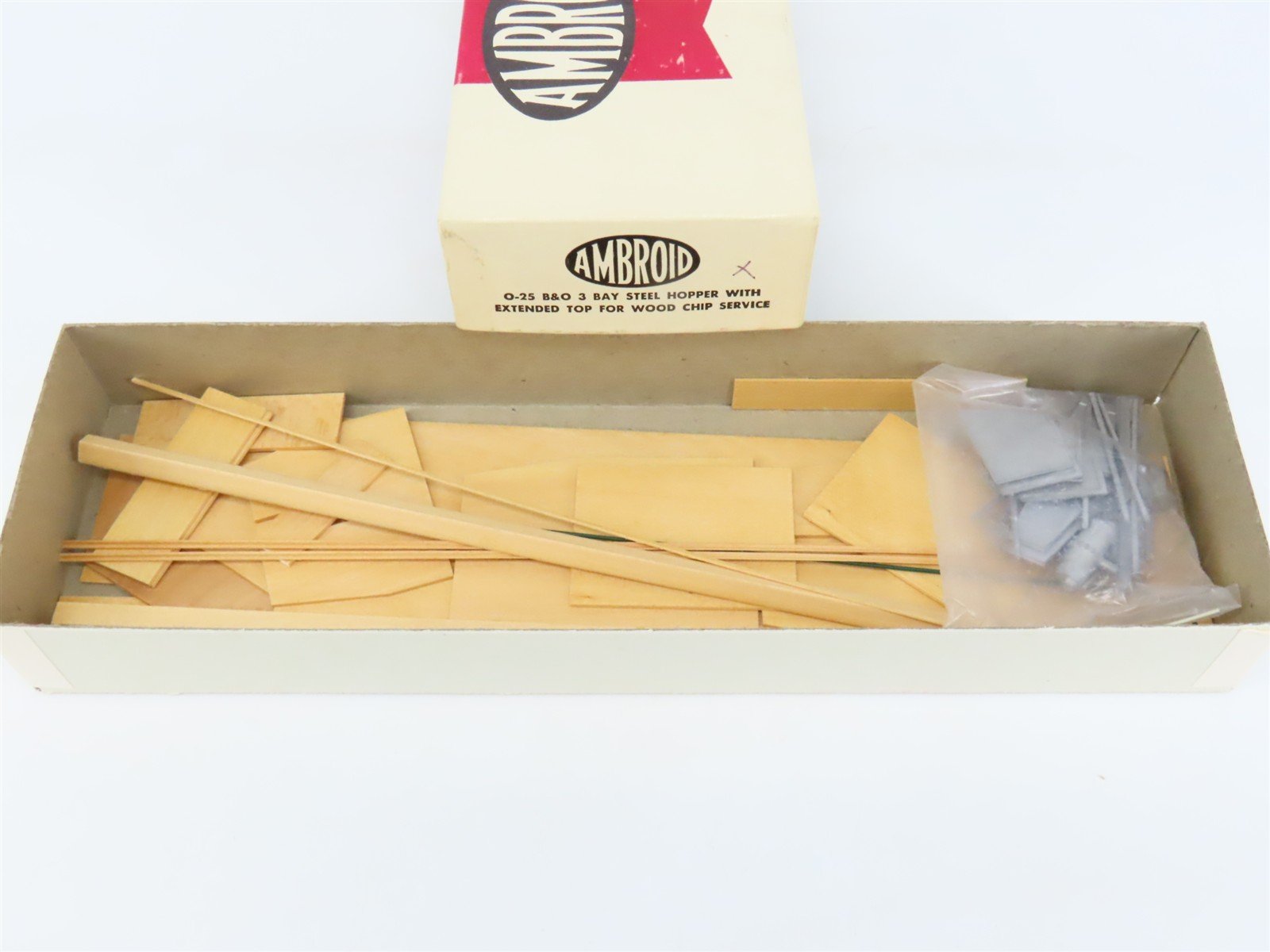 O Scale 2-Rail Ambroid Craftsman Kit #O-25 Undecorated B&O 3-Bay Woodchip Hopper