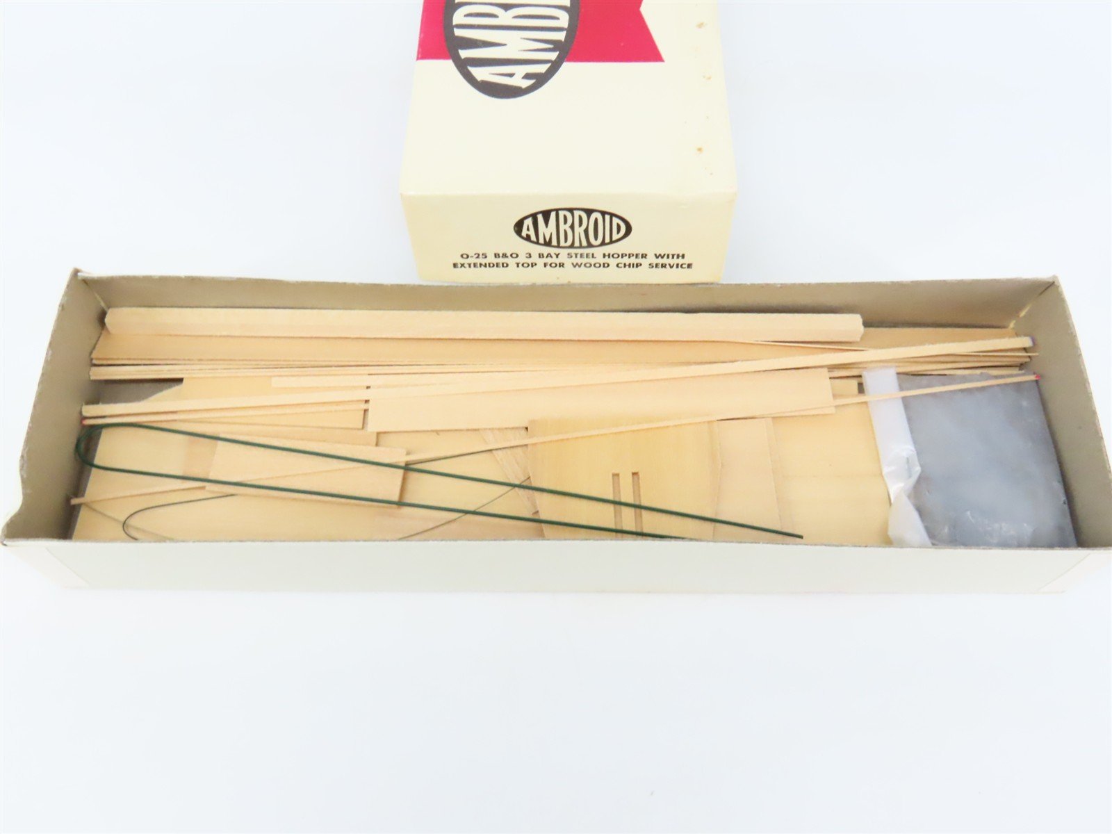 O Scale 2-Rail Ambroid Craftsman Kit #O-25 Undecorated B&O 3-Bay Woodchip Hopper