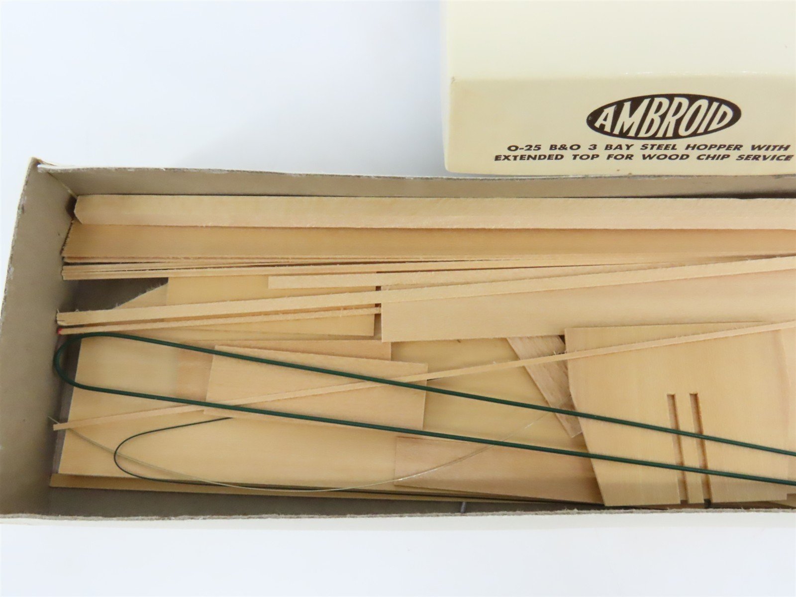 O Scale 2-Rail Ambroid Craftsman Kit #O-25 Undecorated B&O 3-Bay Woodchip Hopper