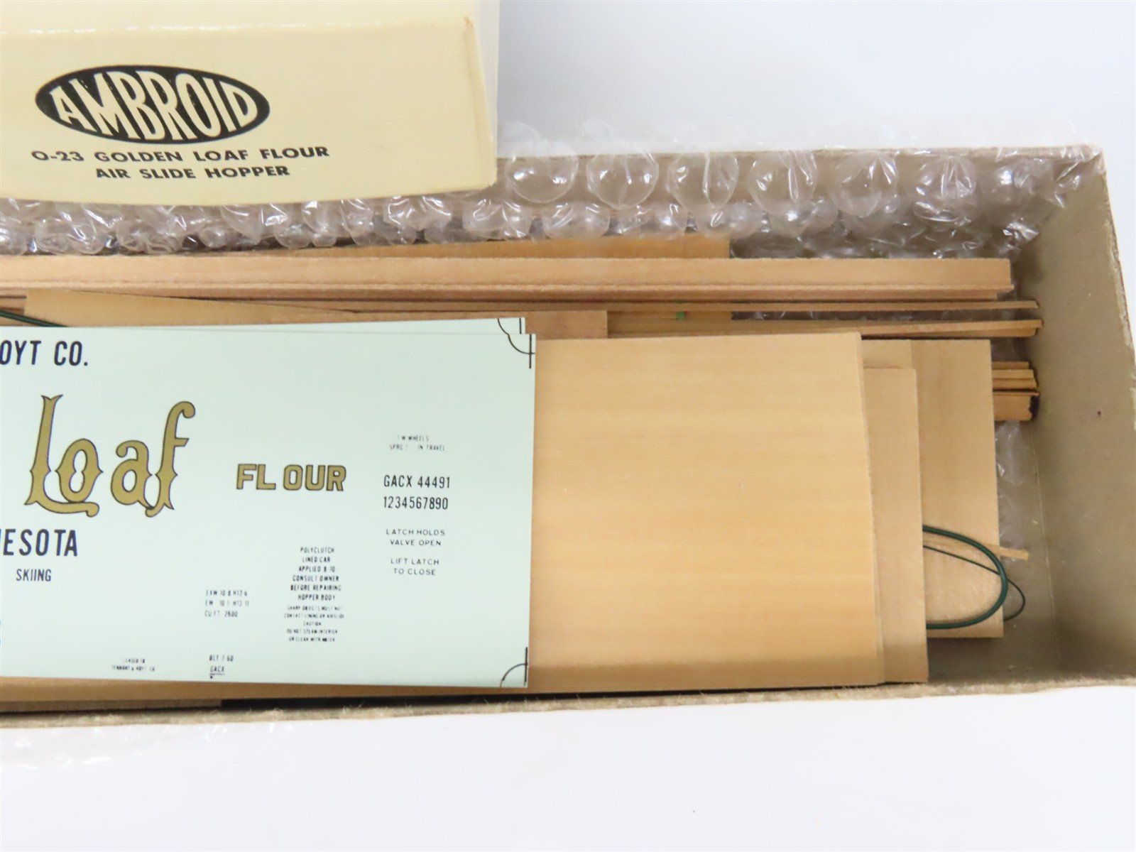 O 2-Rail Ambroid Craftsman Kit #O-23 Undecorated Golden Loaf Airslide Hopper