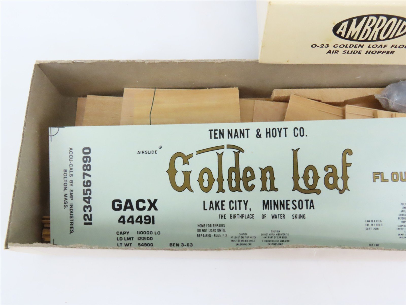 O 2-Rail Ambroid Craftsman Kit #O-23 Undecorated Golden Loaf Airslide Hopper