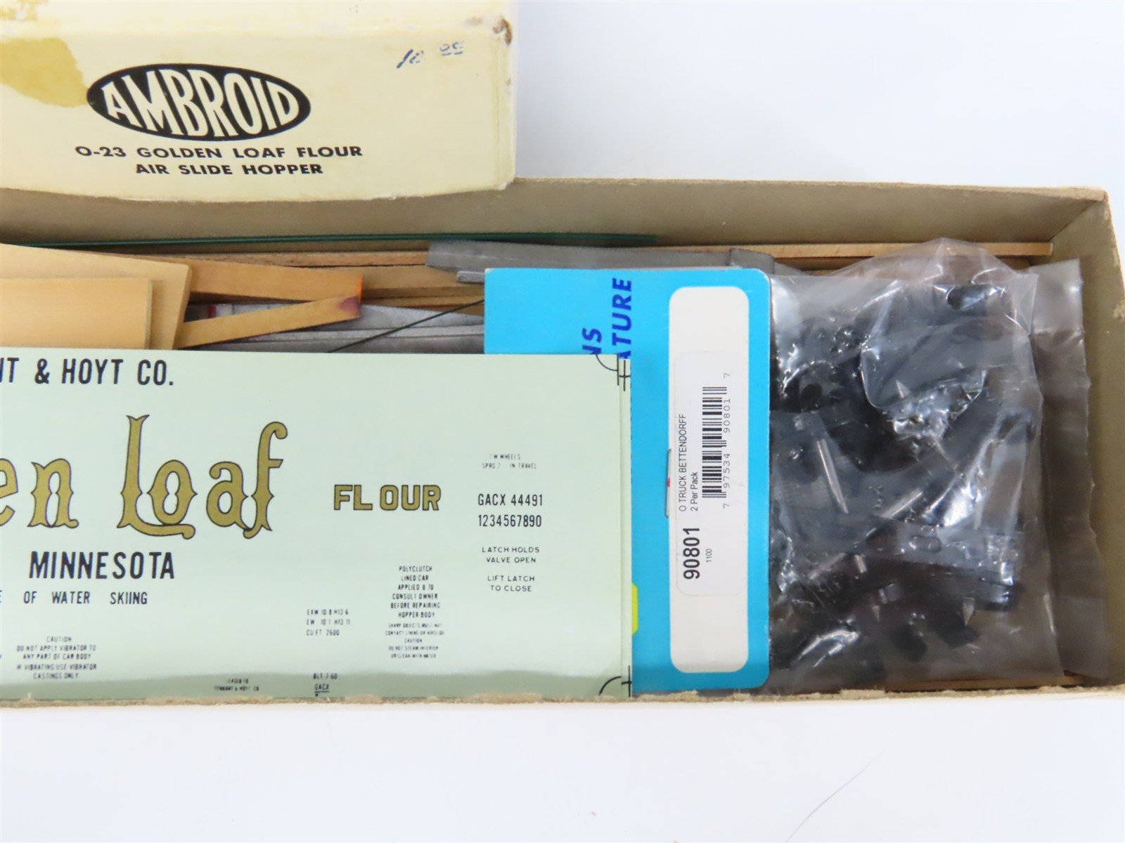 O 2-Rail Ambroid Craftsman Kit #O-23 Undecorated Golden Loaf Airslide Hopper