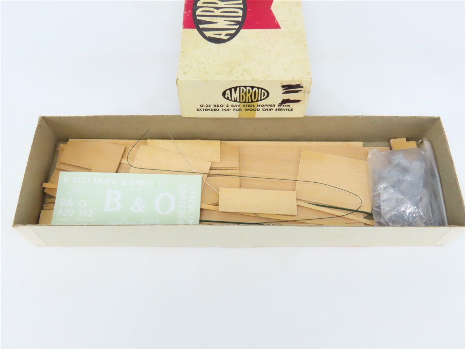 O Scale 2-Rail Ambroid Craftsman Kit #O-25 Undecorated B&O 3-Bay Woodchip Hopper