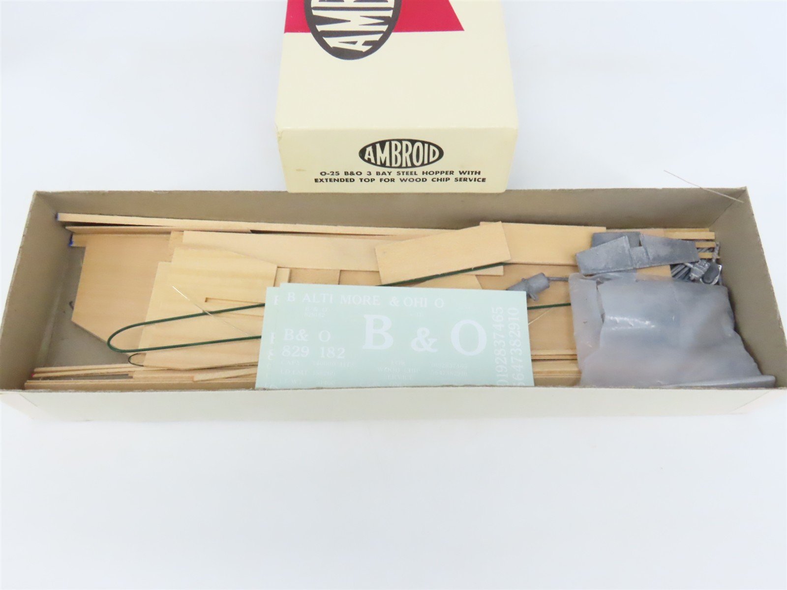 O Scale 2-Rail Ambroid Craftsman Kit #O-25 Undecorated B&O 3-Bay Woodchip Hopper