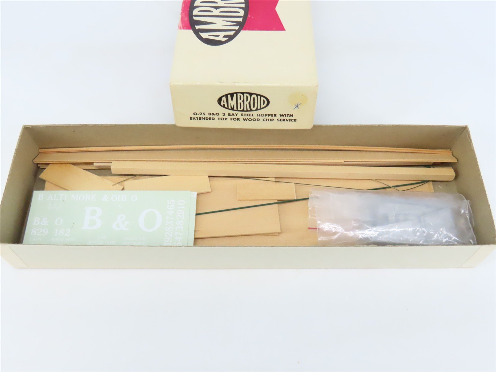O Scale 2-Rail Ambroid Craftsman Kit #O-25 Undecorated B&O 3-Bay Woodchip Hopper