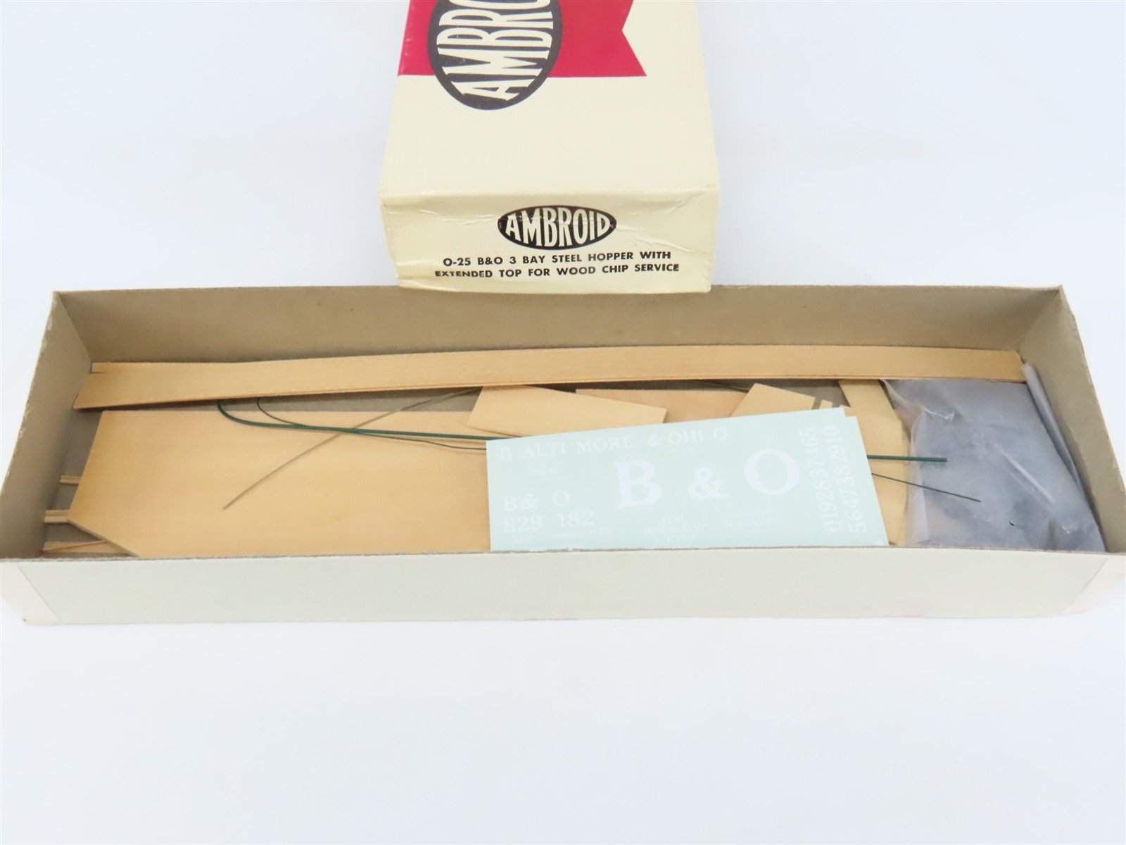O Scale 2-Rail Ambroid Craftsman Kit #O-25 Undecorated B&O 3-Bay Woodchip Hopper